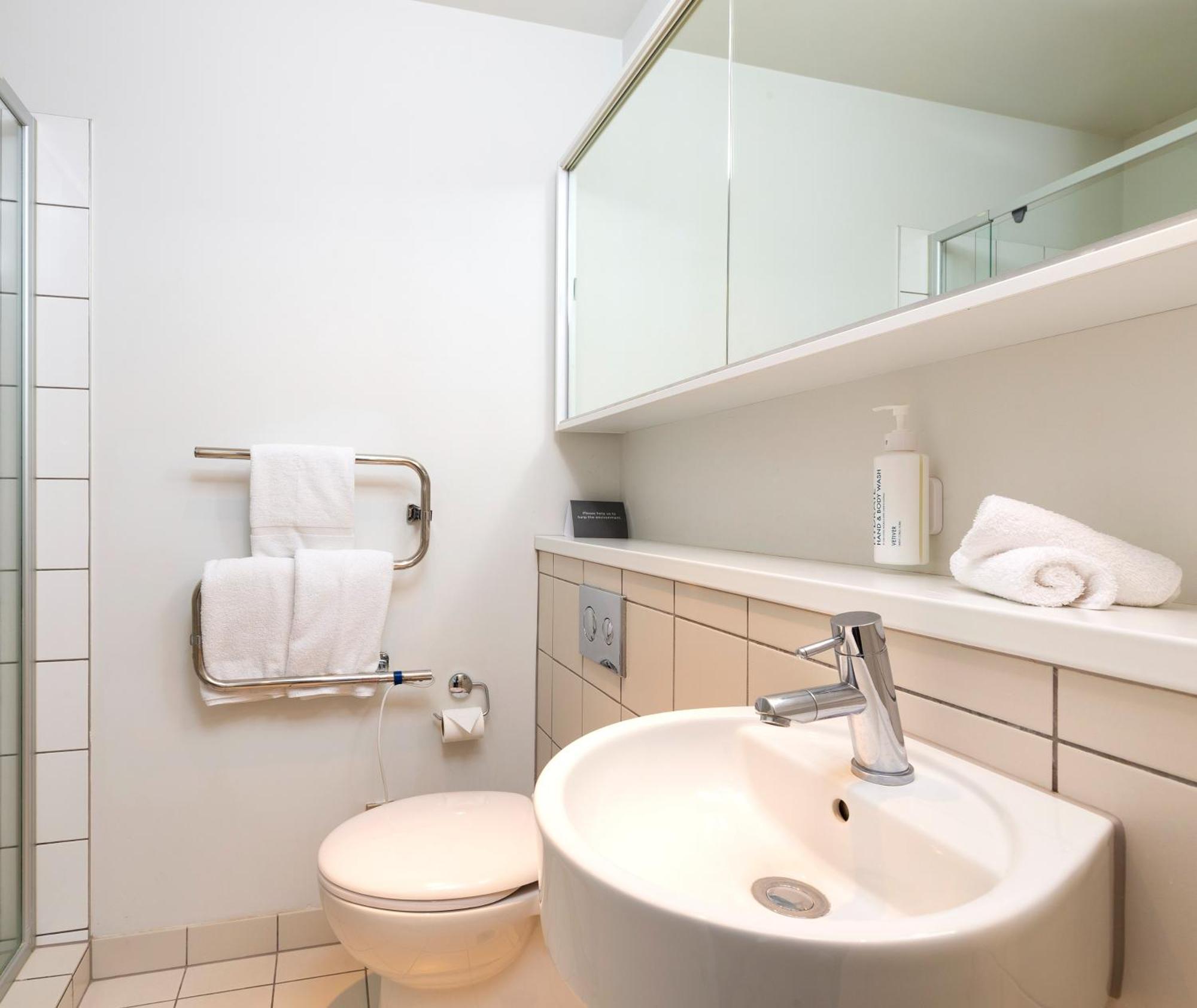 One-Bedroom Apartment Harbour View