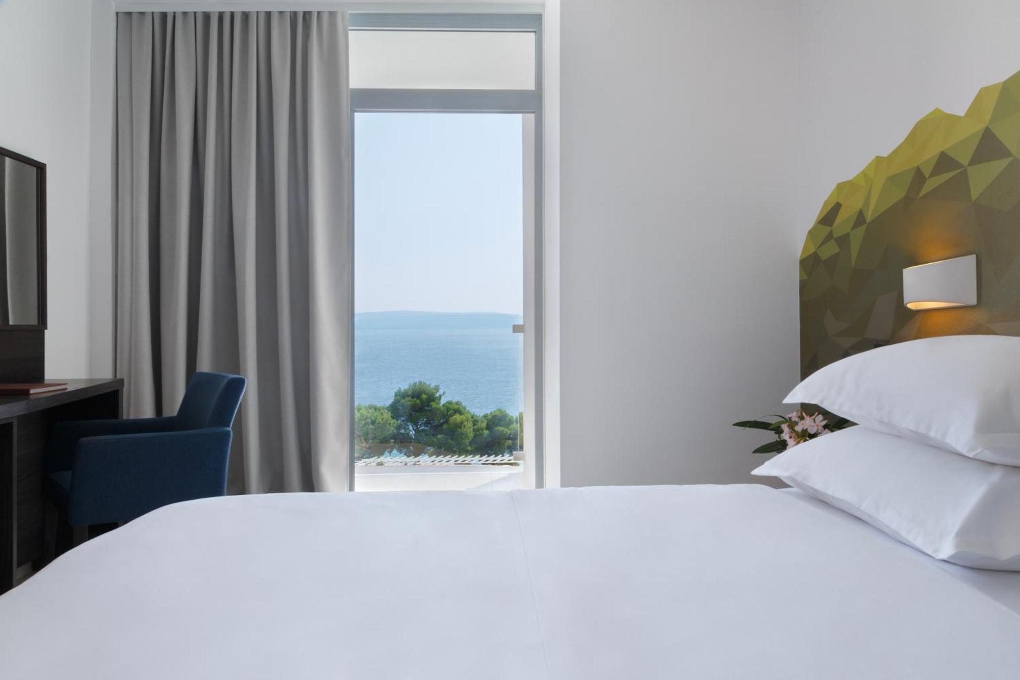 Single Sea side Room Balcony,1697840087:JPEG