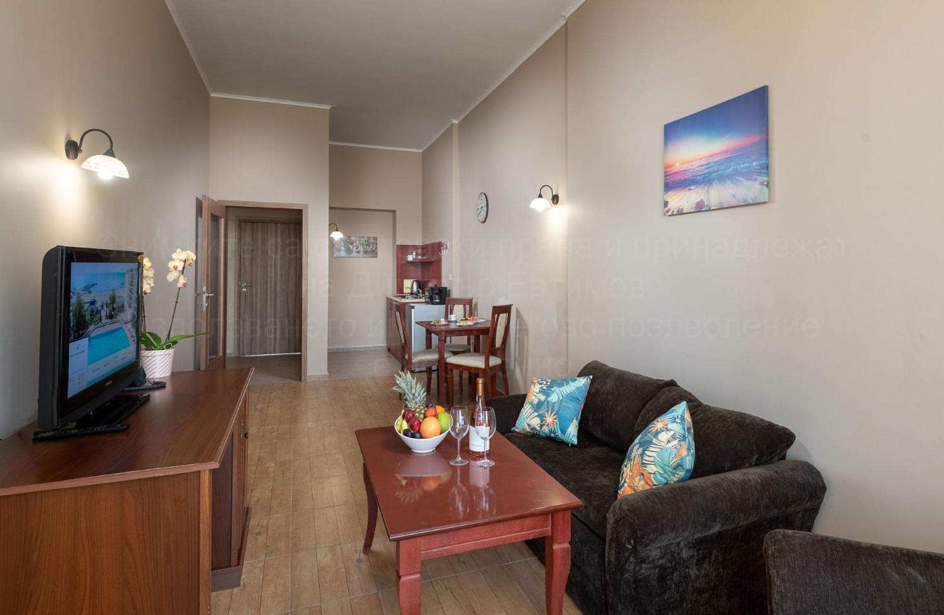 One-Bedroom Apartment Sea View