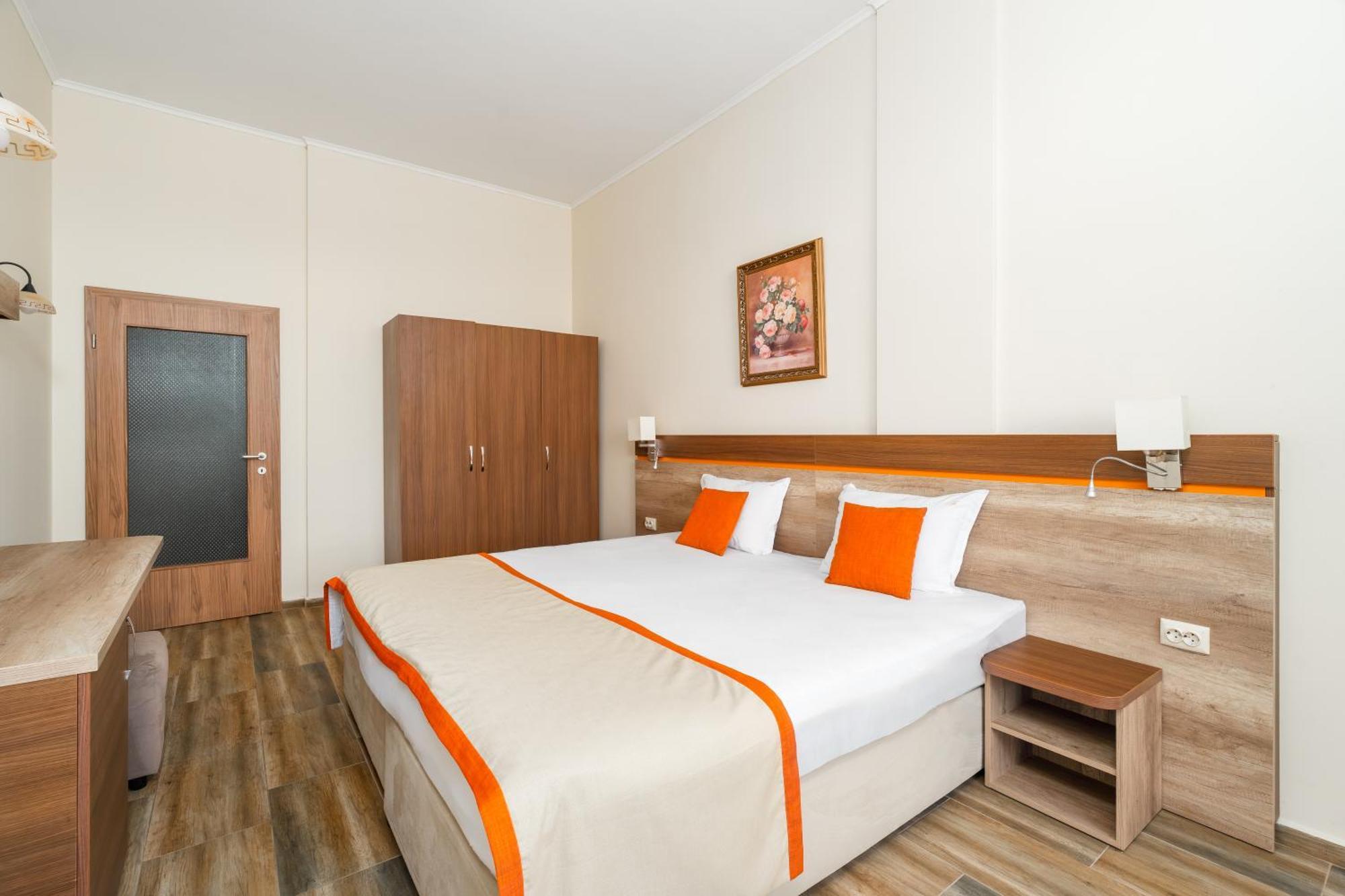 One-Bedroom Apartment Sea View