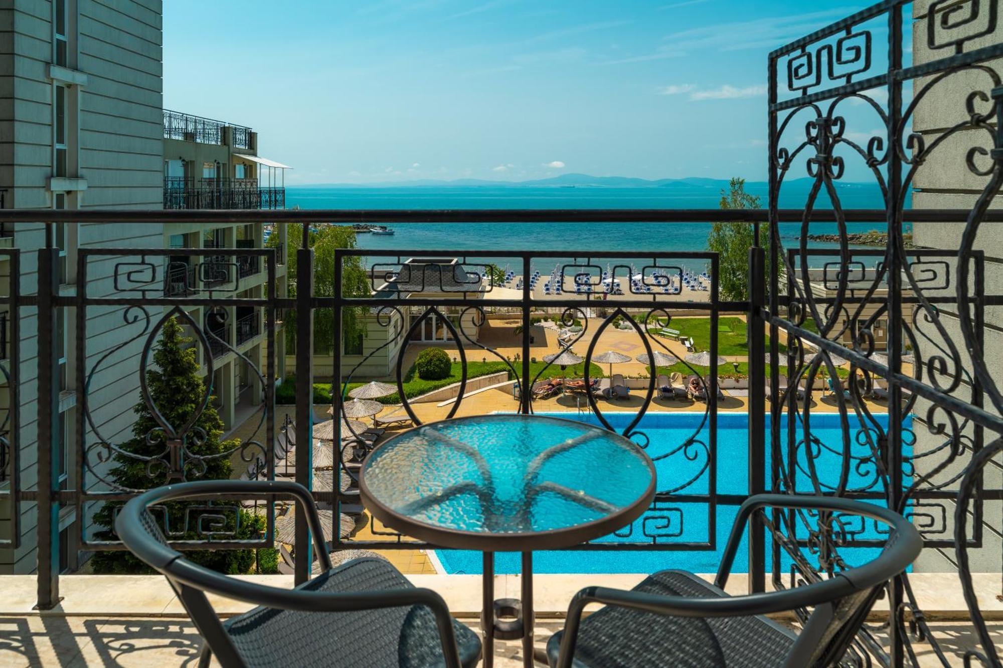 Classic Twin Sea View