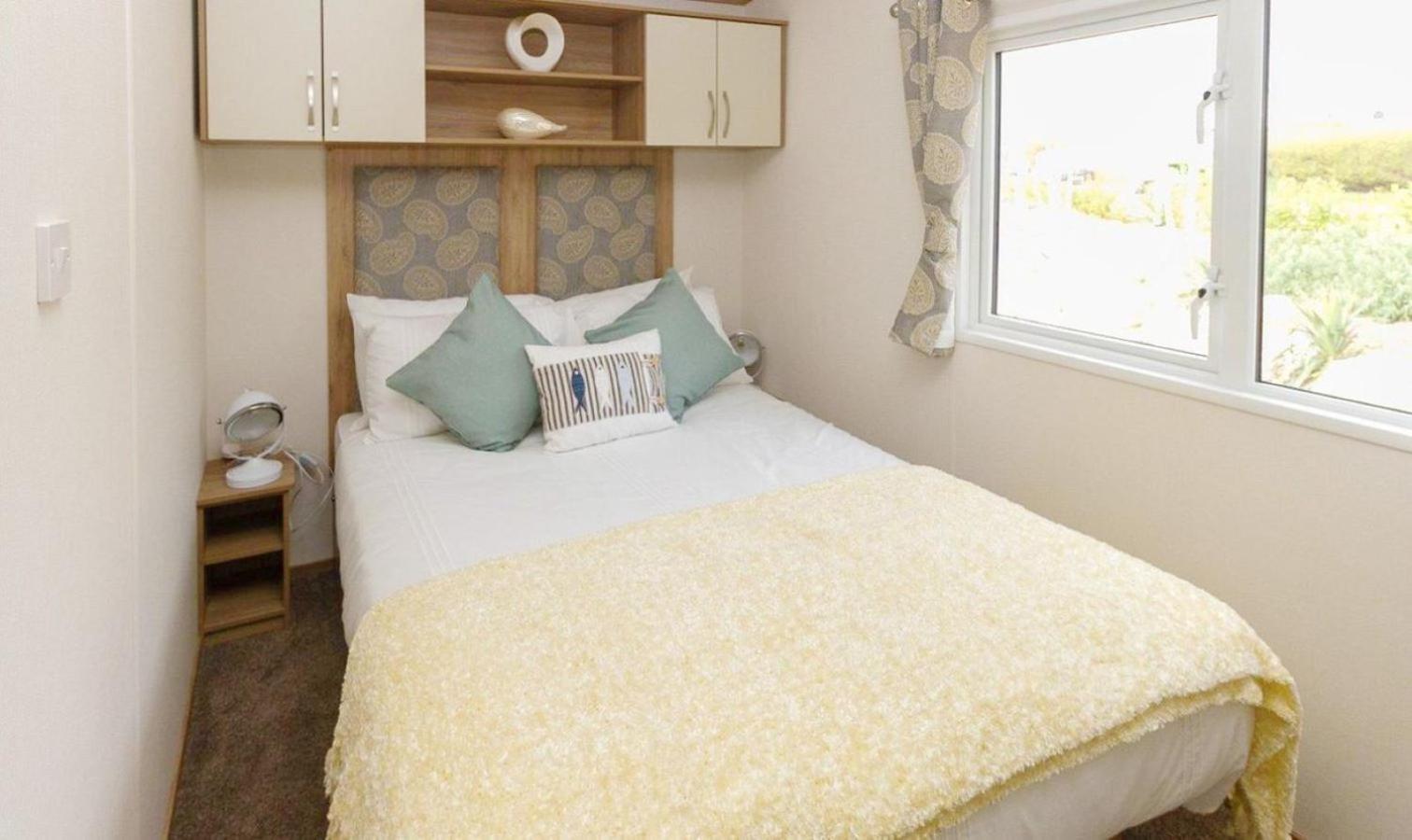 6 Berth Luxury Caravan 3 Bed Pet