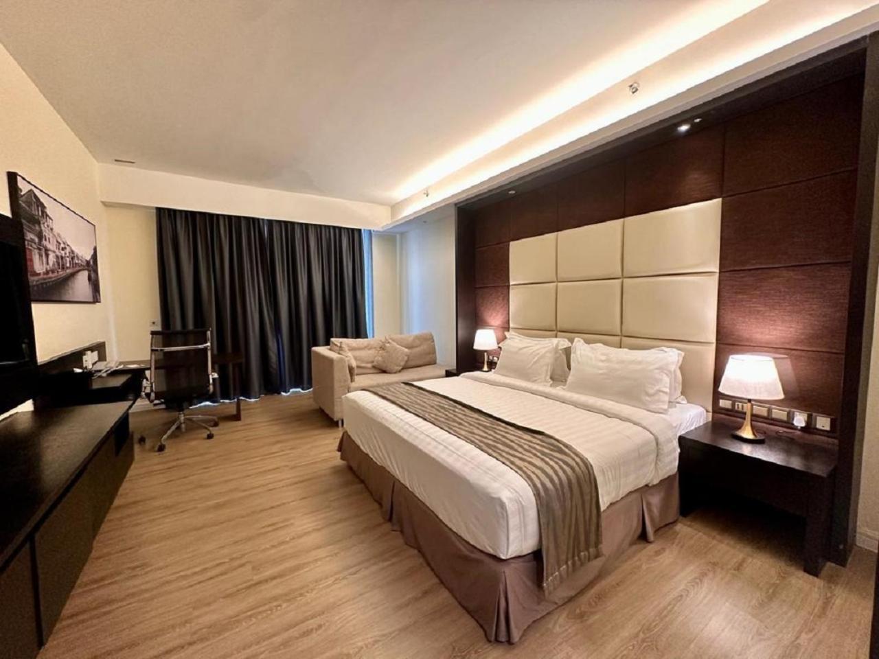 Premier King Room