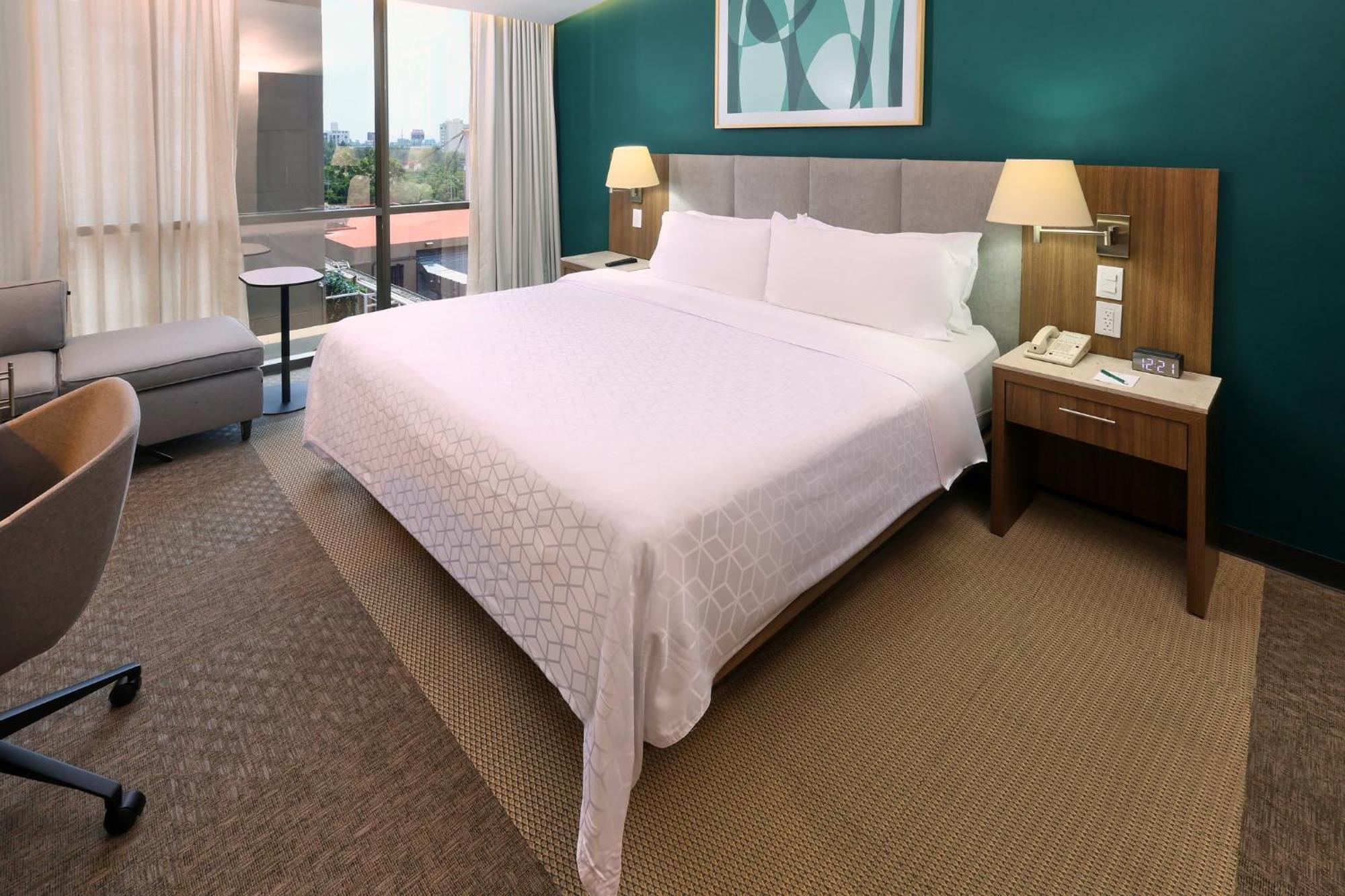 King Room,1698880558:JPEG