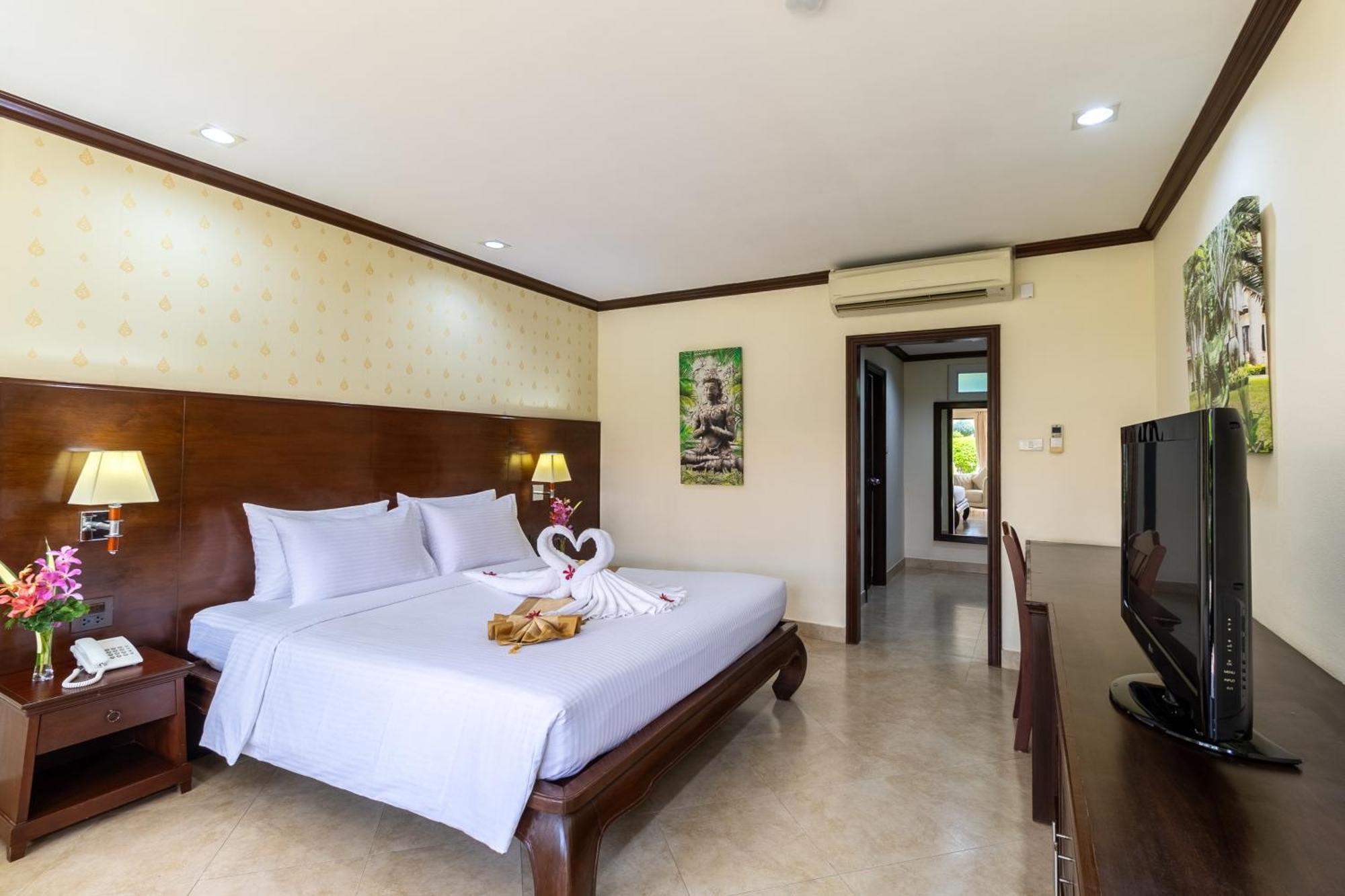 Deluxe Room King Bed