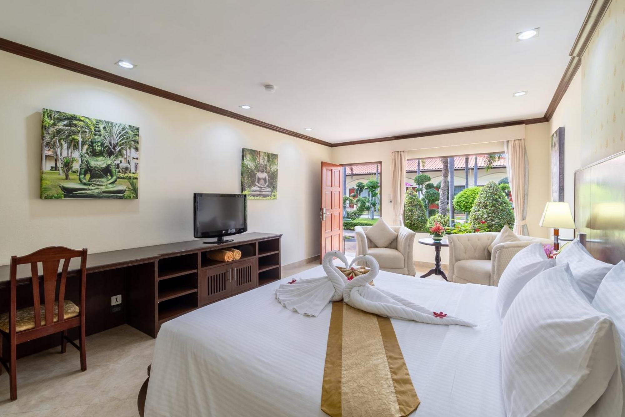 Deluxe Room King Bed