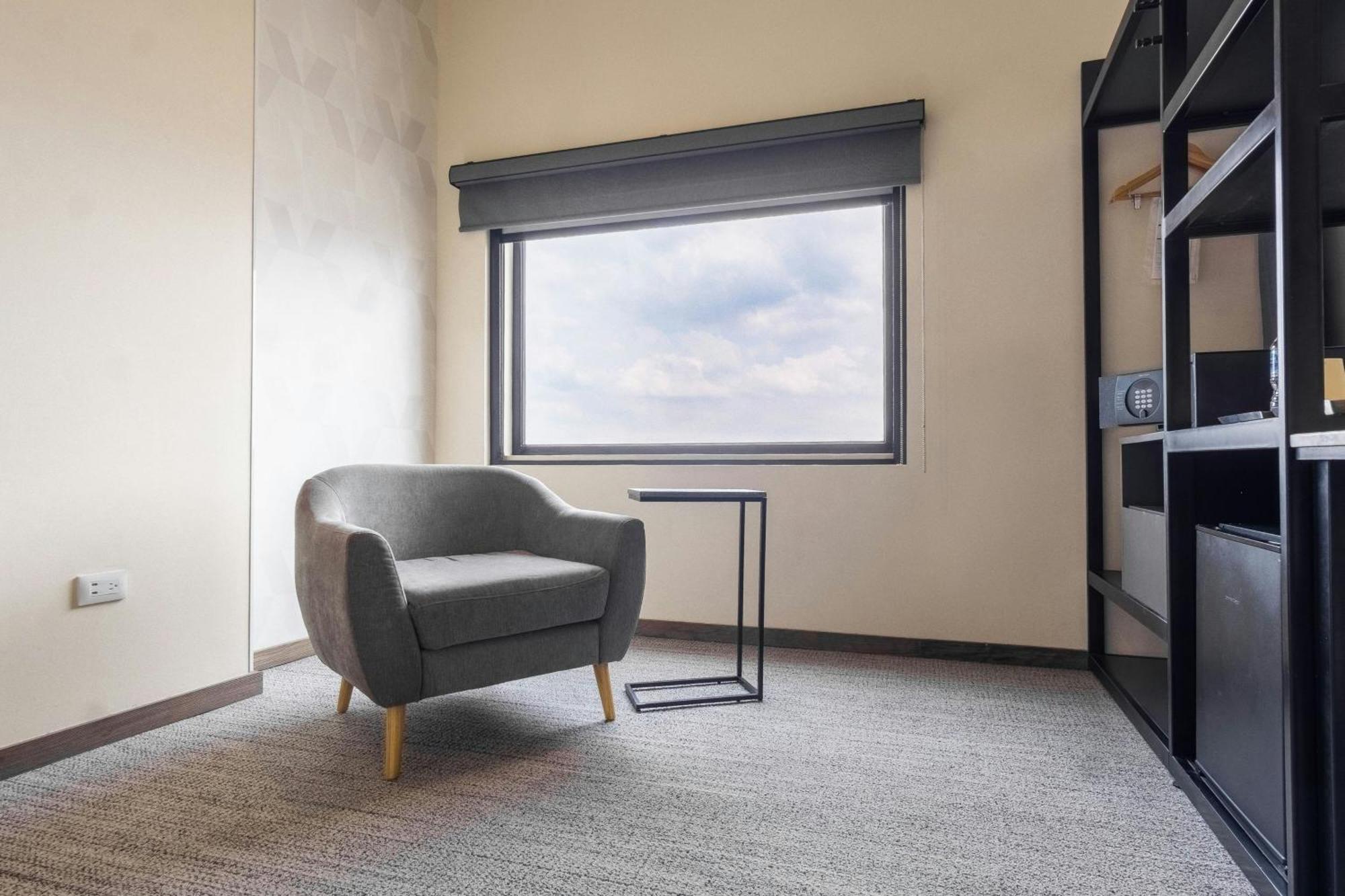 Executive King Room City View