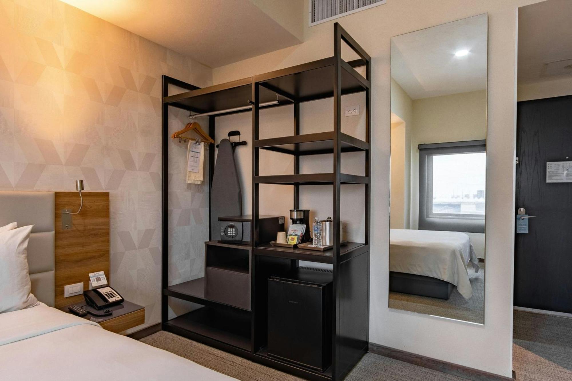 Standard Queen Room No View