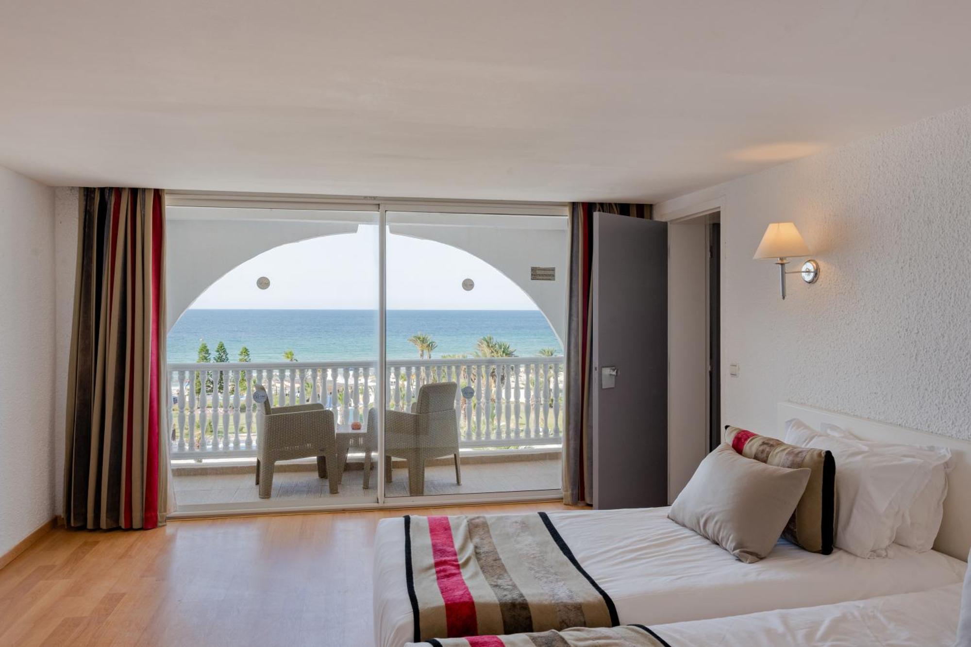 Family Room Sea View,1361638019:JPEG
