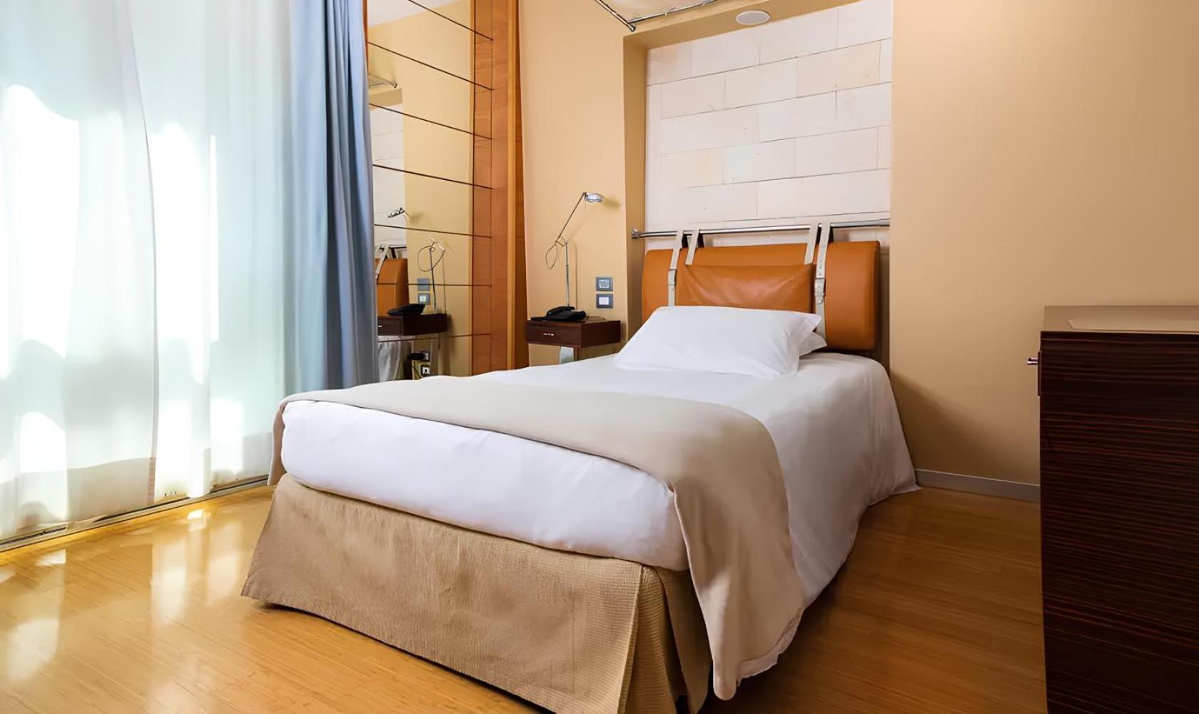 Single Room Mountain View