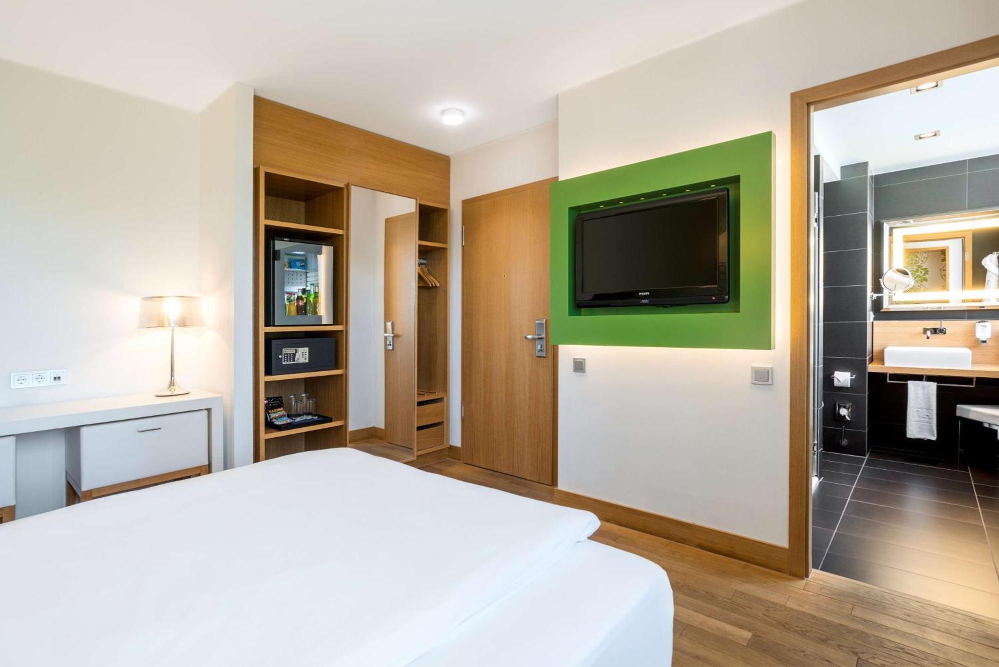 Standard Double or Twin Room,1703557333:JPEG