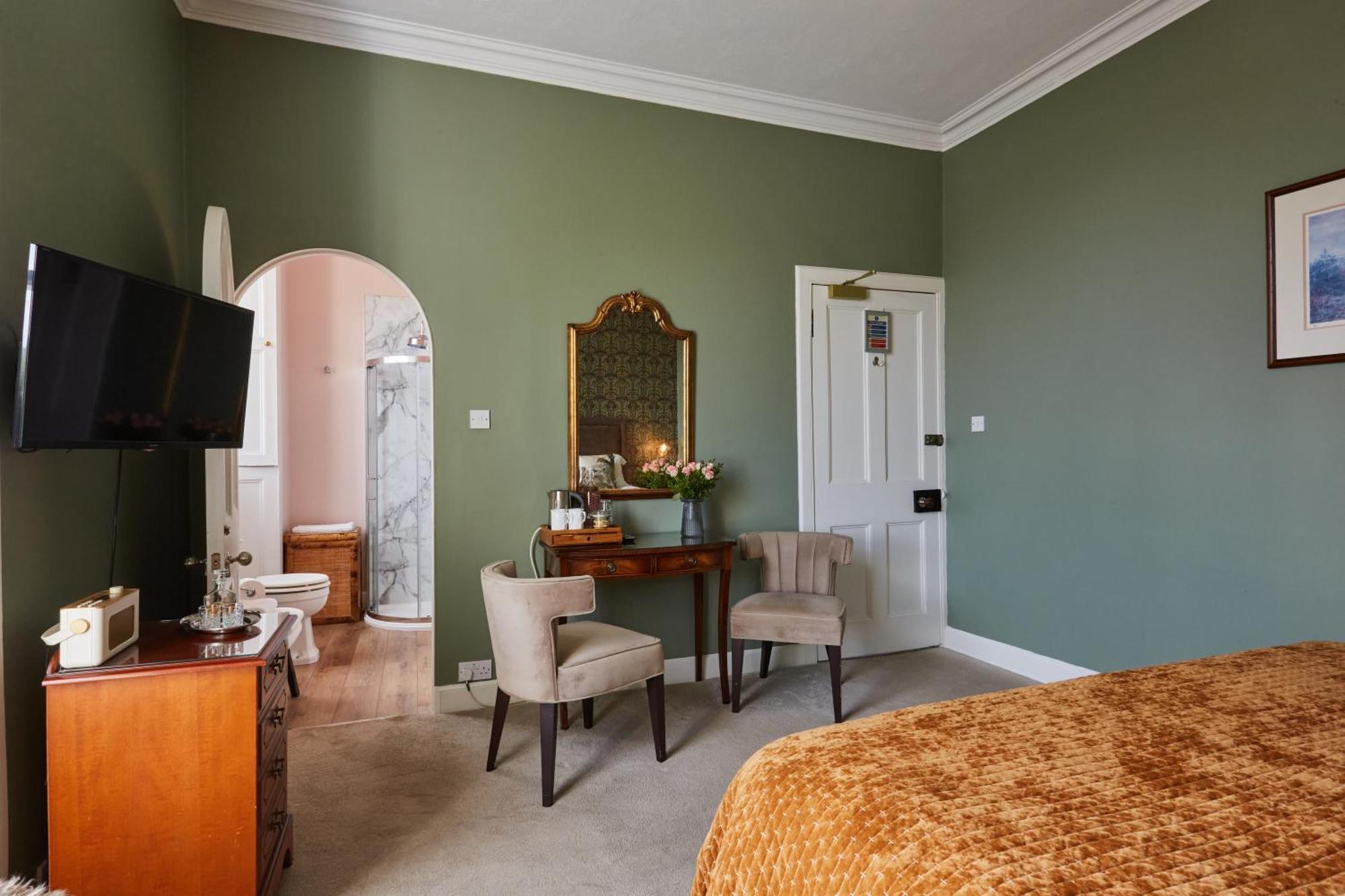 Deluxe King Room
