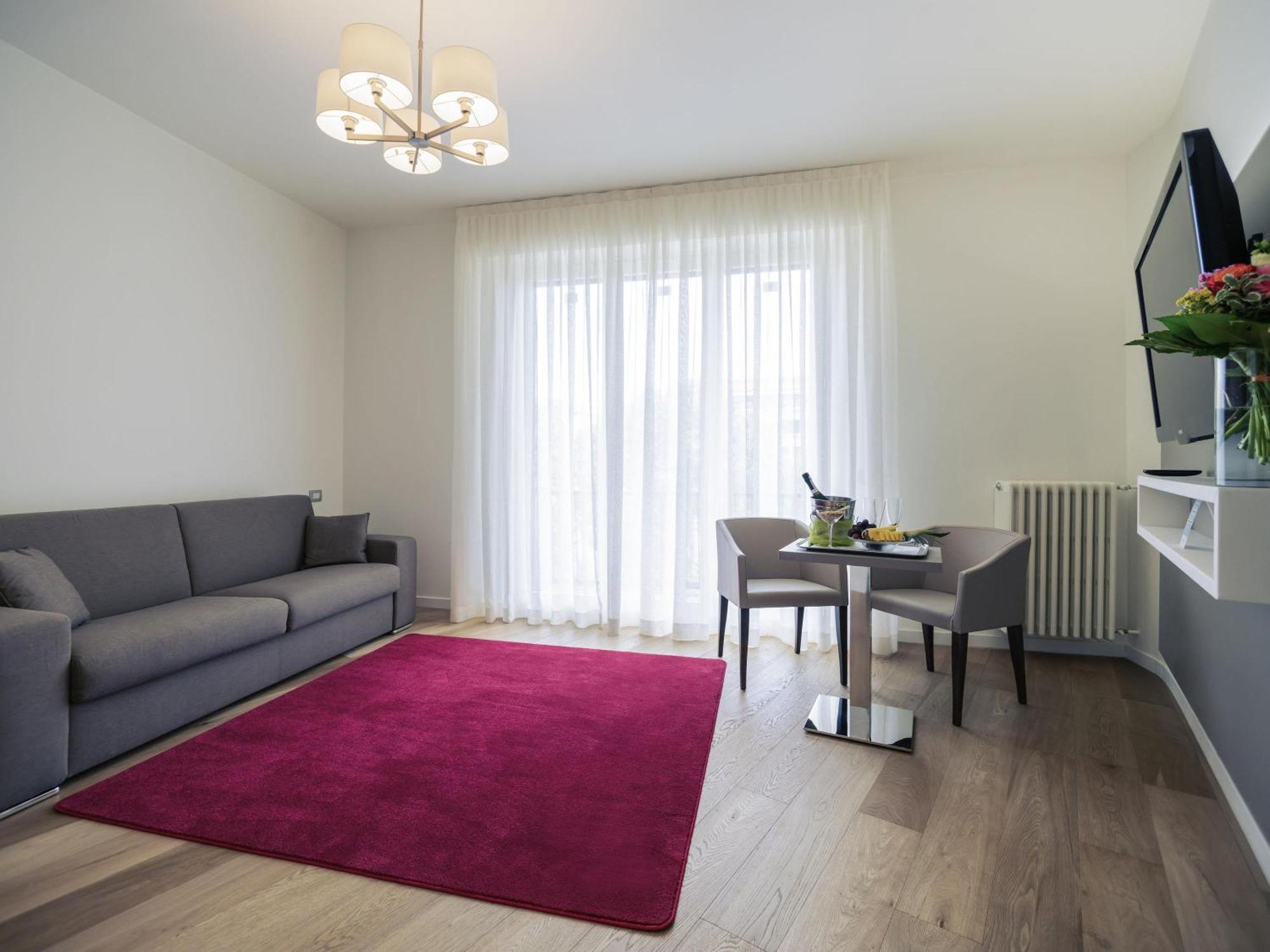 Apartment,1704917026:JPEG