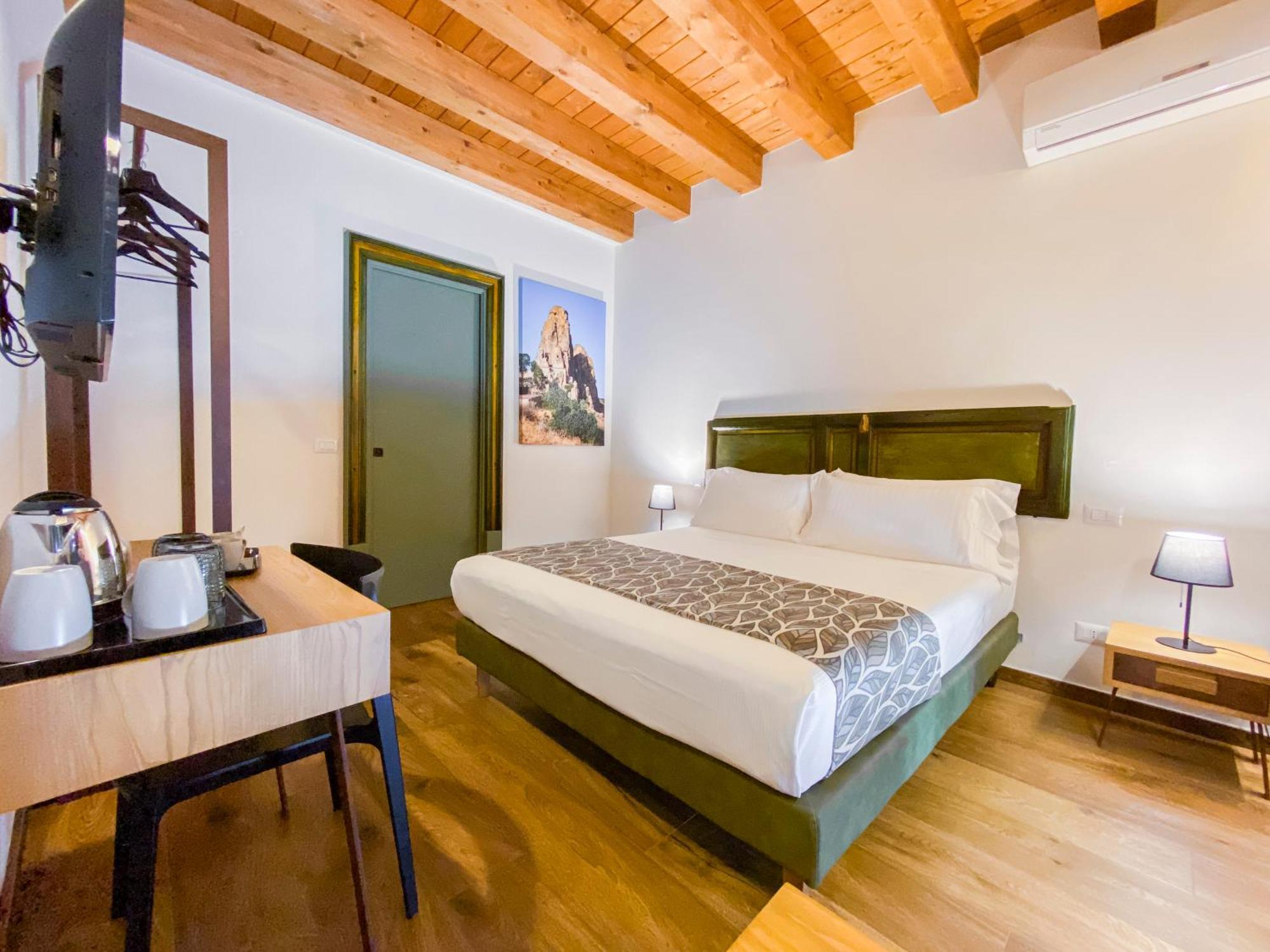 Double Room,1705185077:JPEG