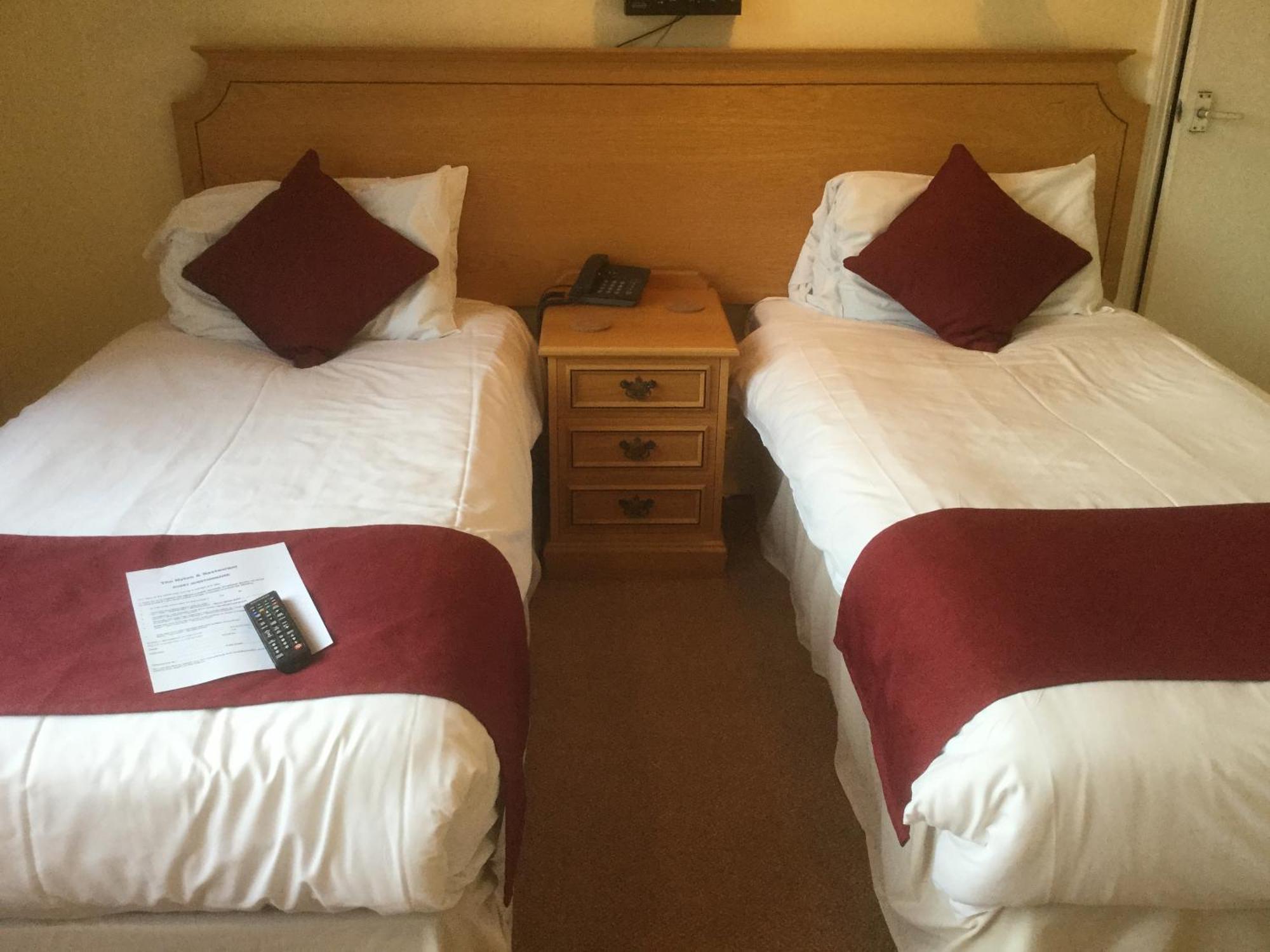 Twin Room with Bath