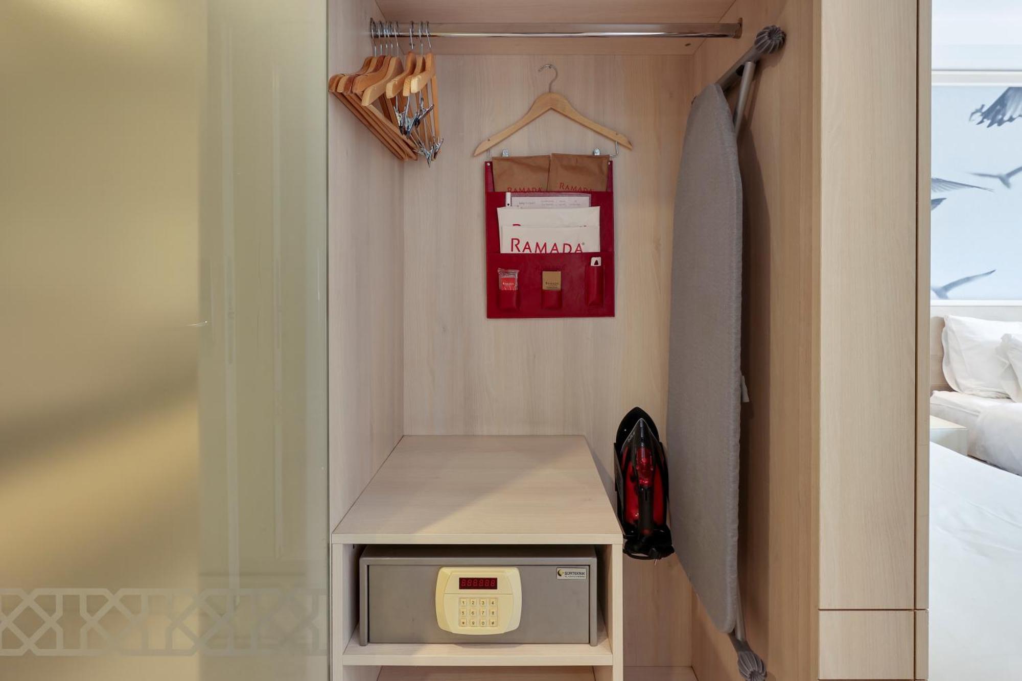 Habitación Executive, una cama extragrande y sofá cama