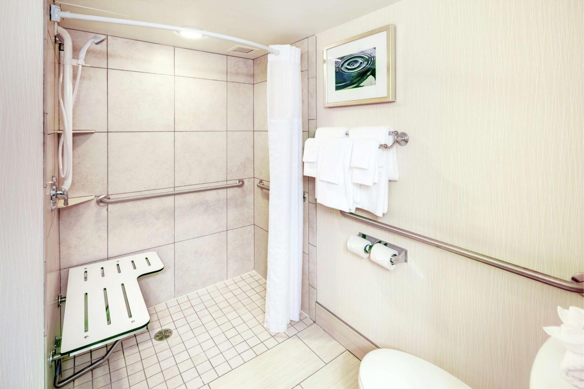 Queen Room - Disability Access