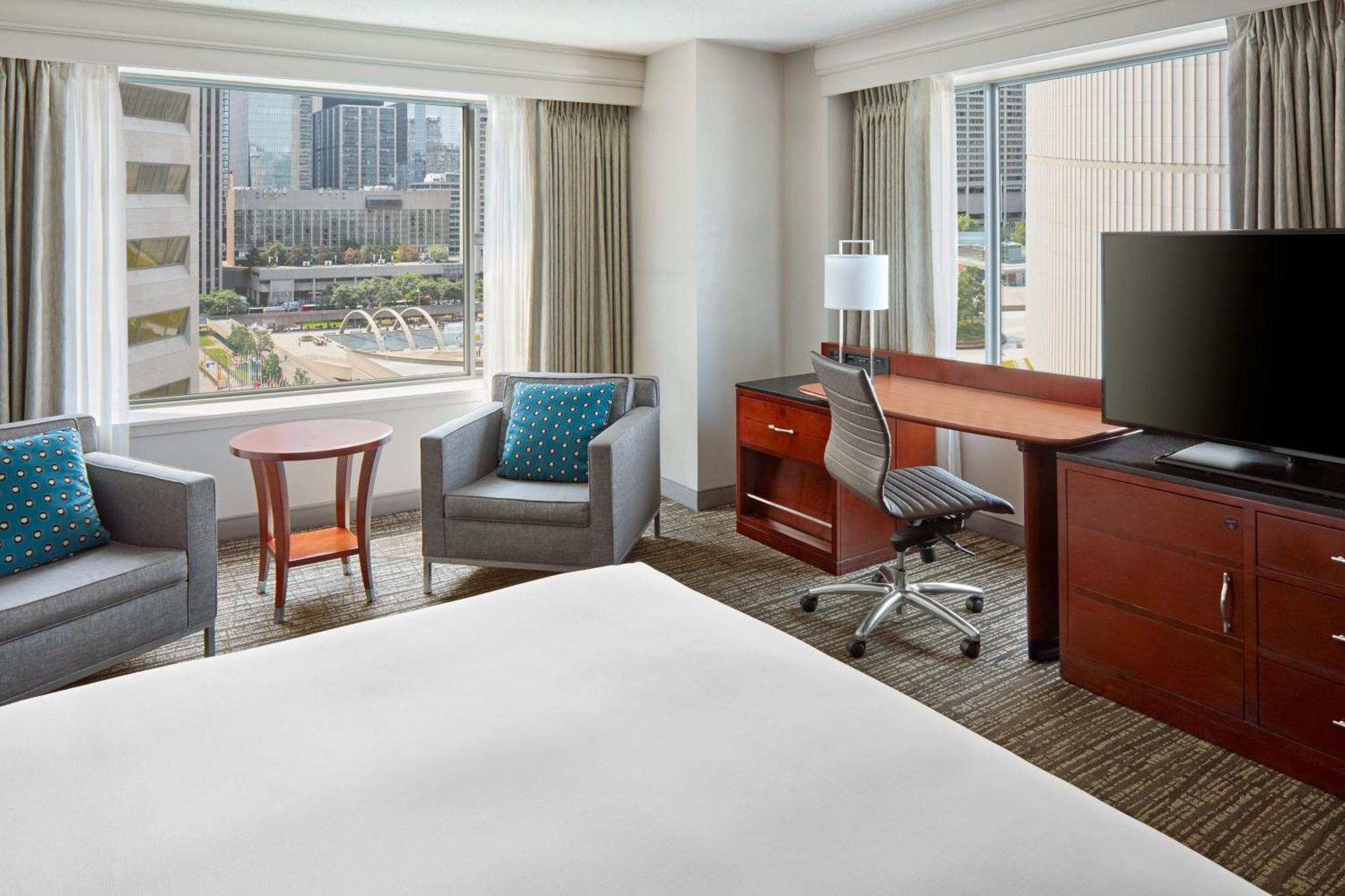 Guest room 1 King Nathan Phillips view City view