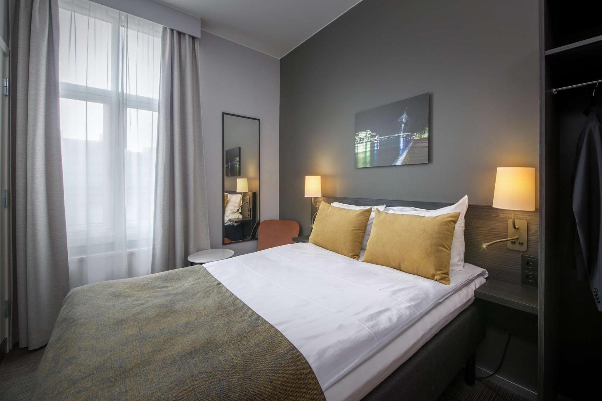 Economy Twin Room exterior building