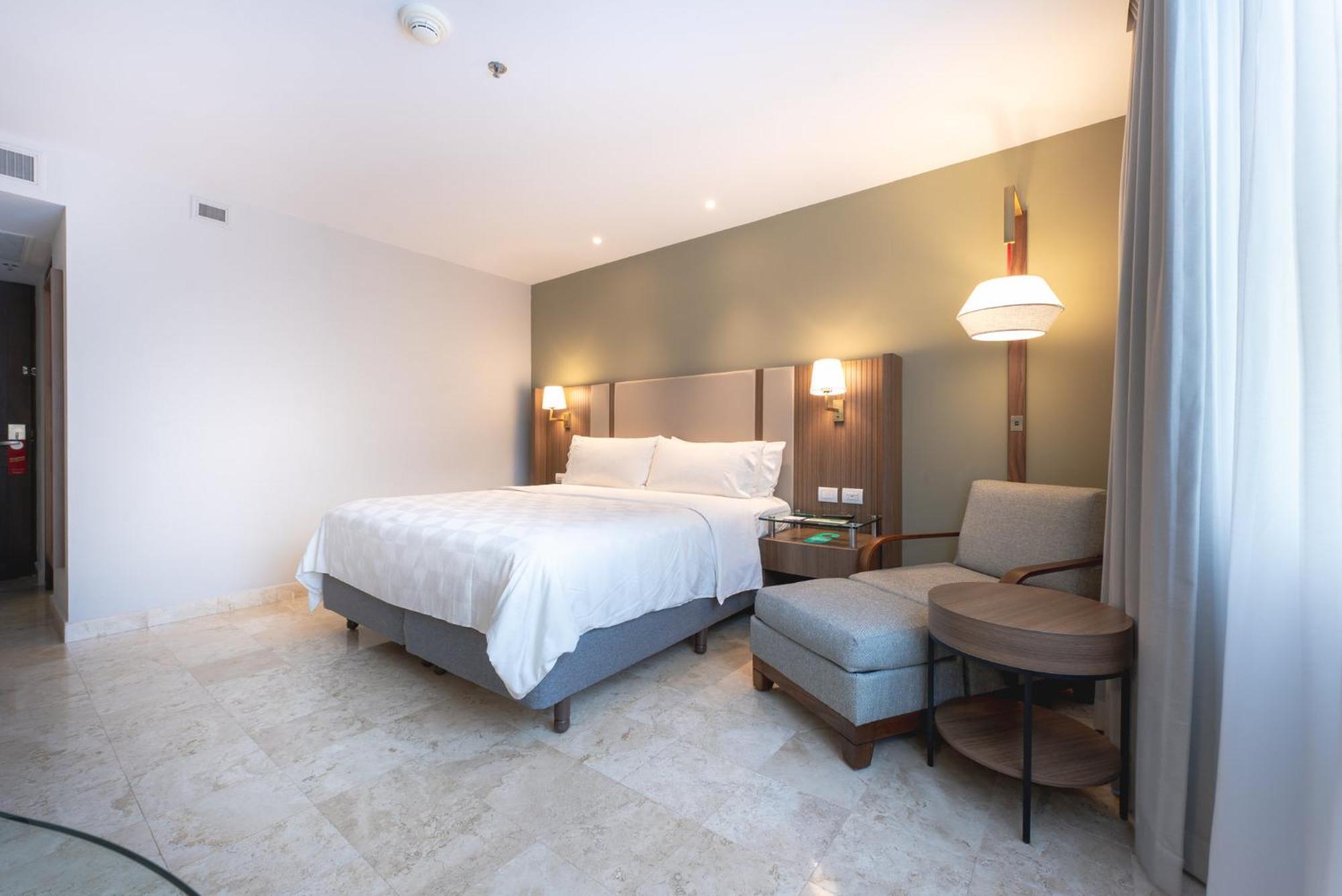 Habitación Doble Estándar con vistas a la piscina - Cama doble grande