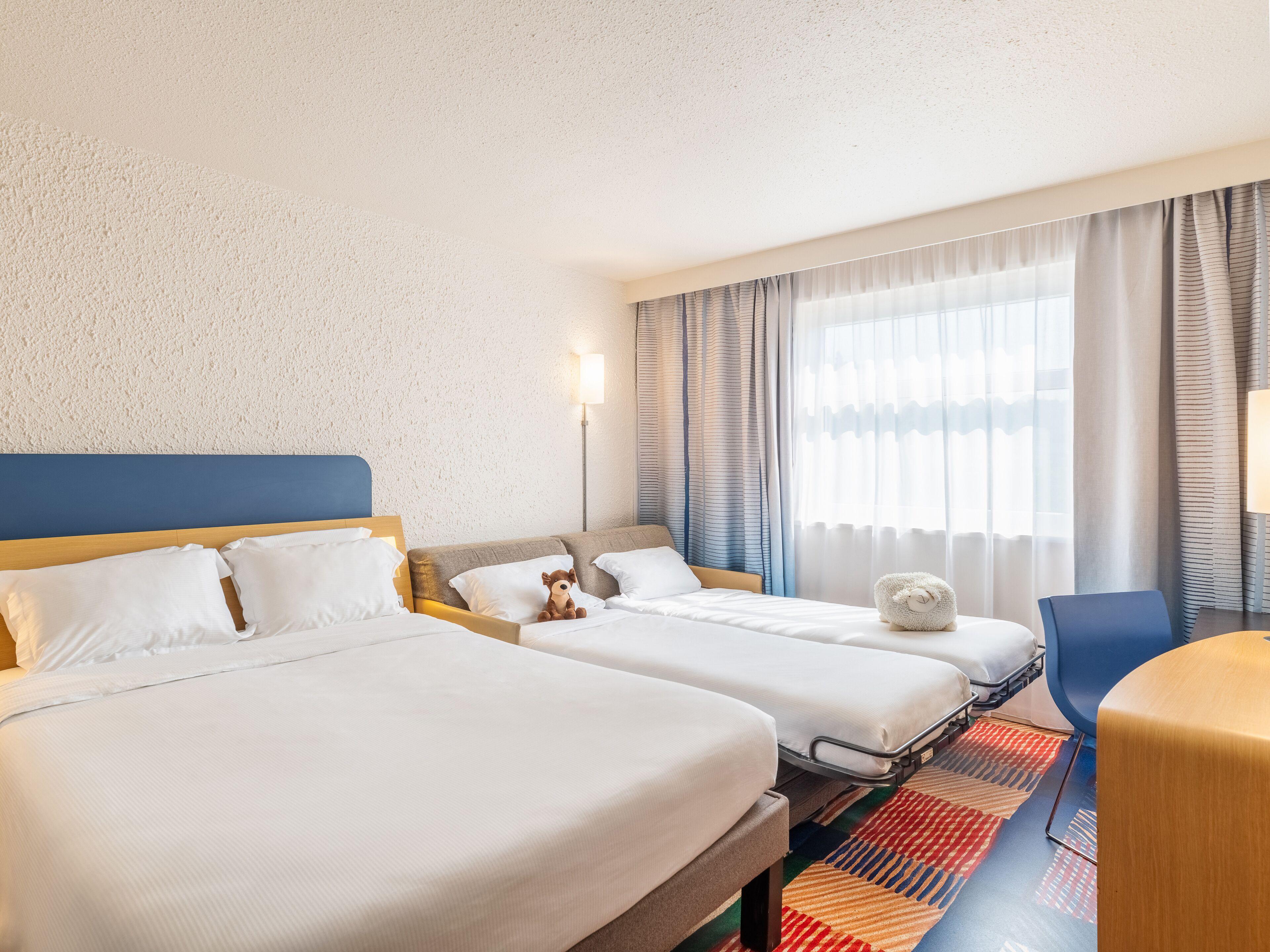 Comfort Kamer - 1 Tweepersoonsbed en Slaapbank voor 2 Personen