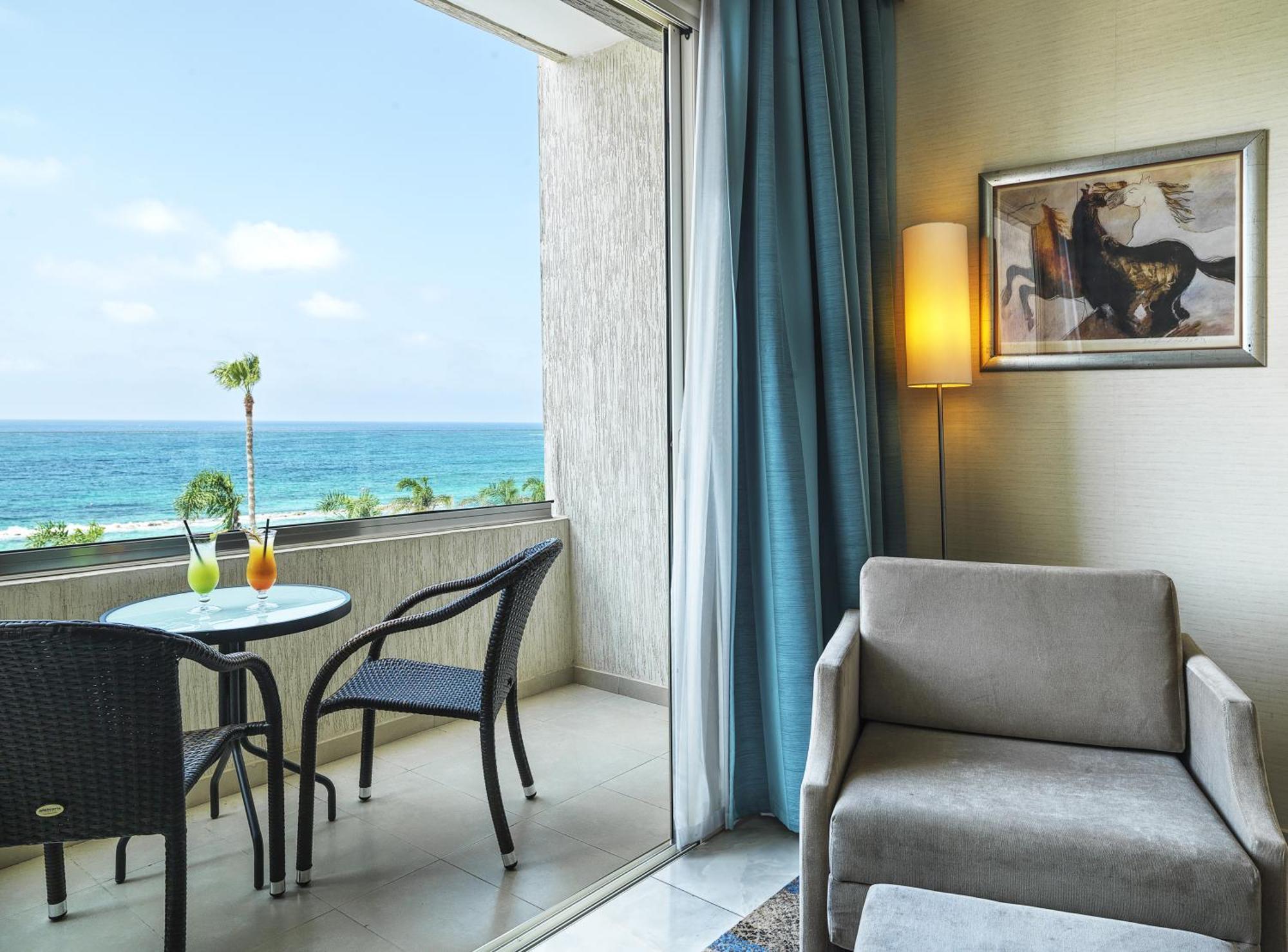 Deluxe Double or Twin Room Front Sea View,1437778480:JPEG