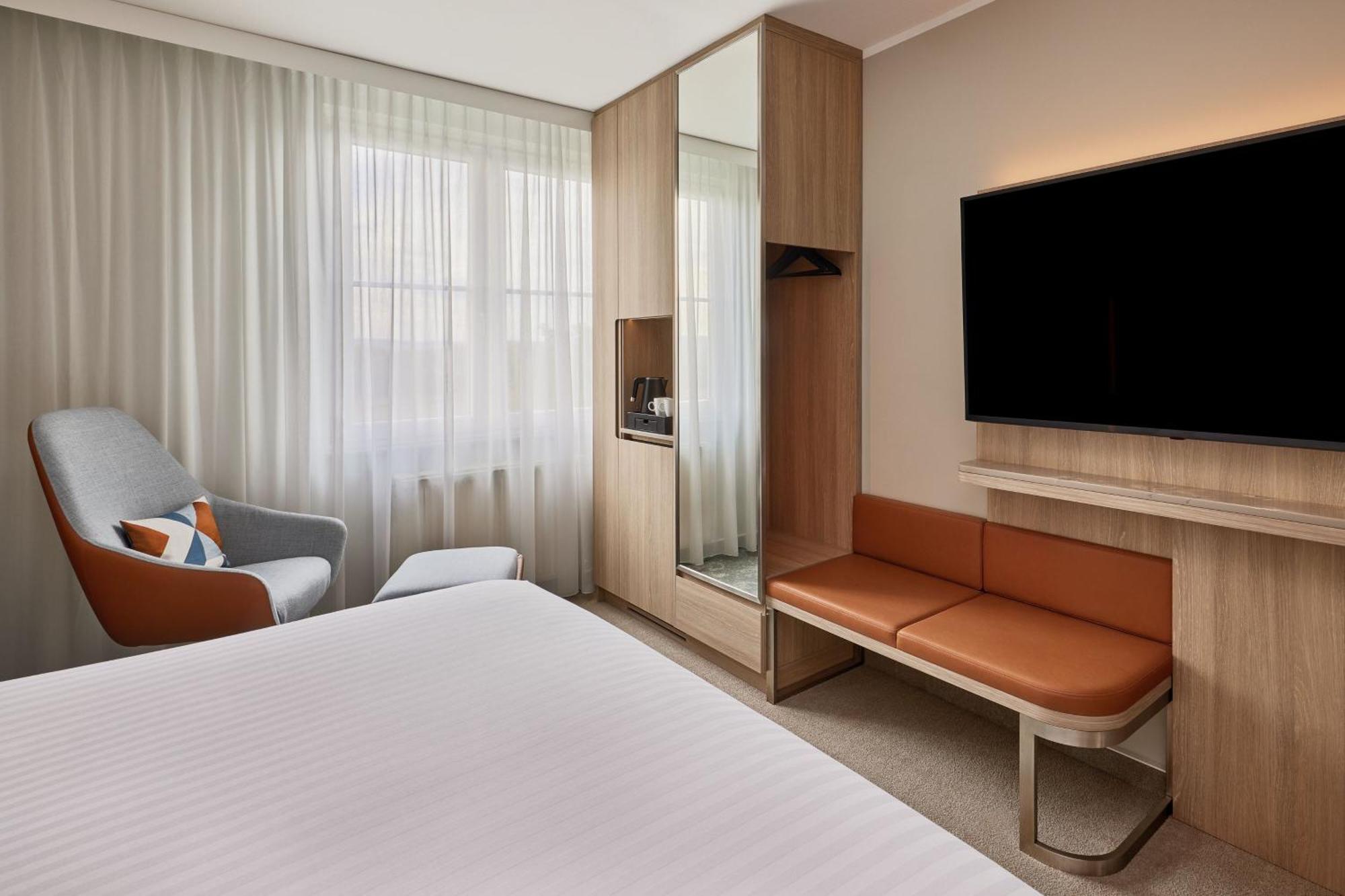 Standard King Room Inland View,1708190899:JPEG