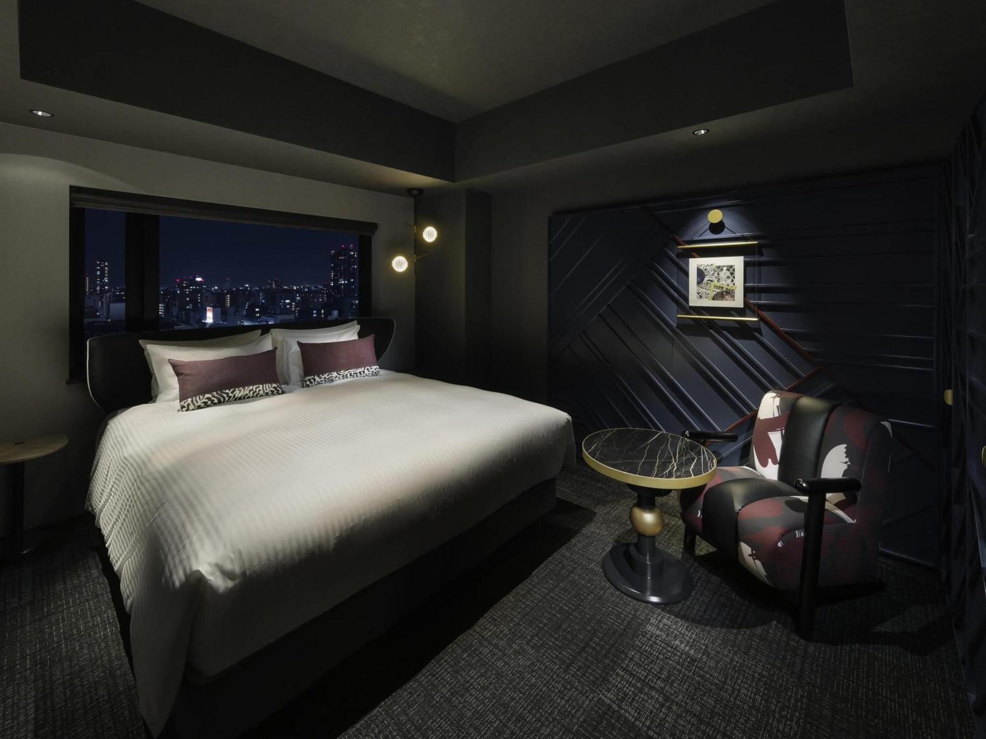 Superior Queen Room with Washing Machine