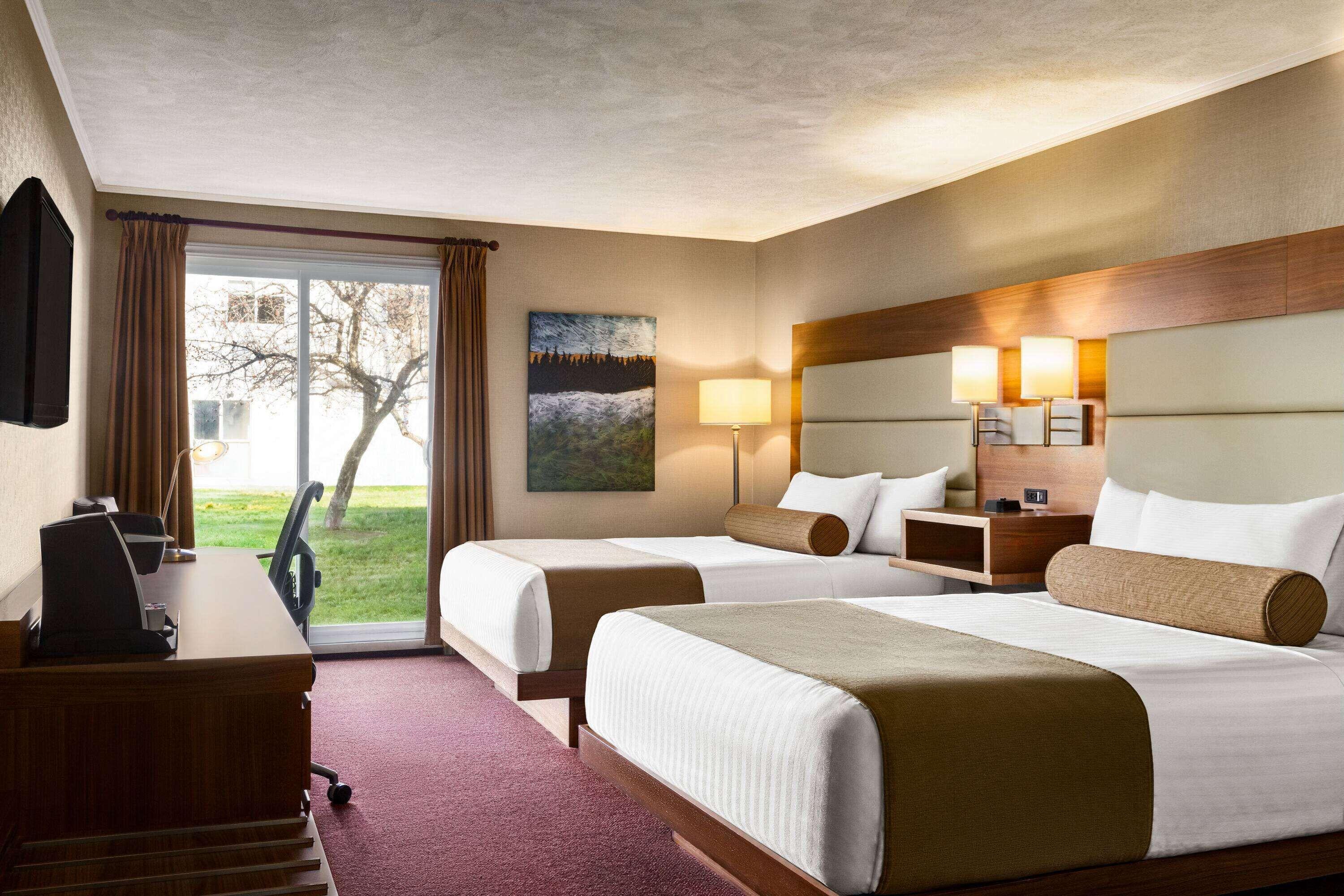 Quadruple Room Two Queen Beds Non Smoking