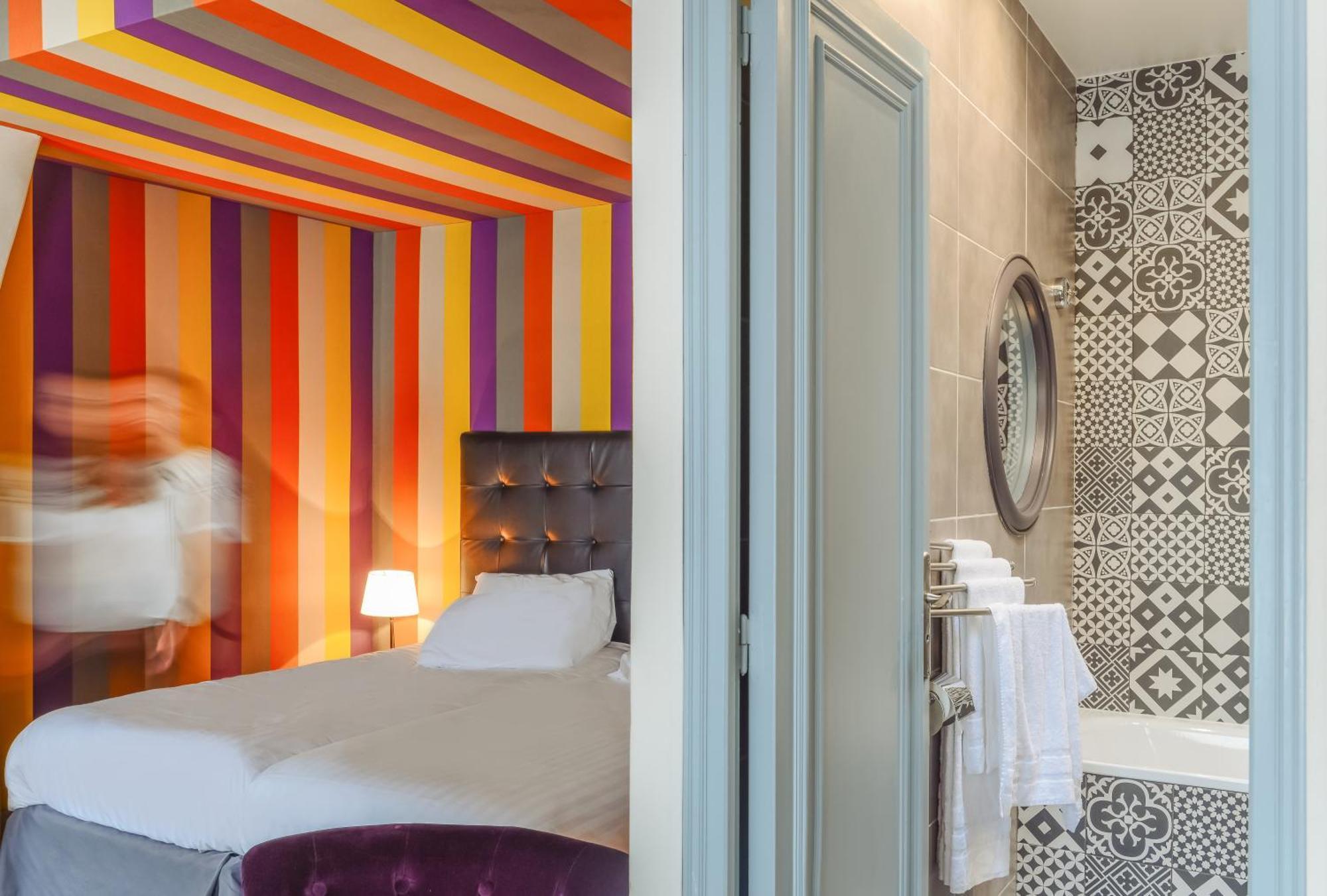 Club Twin Room