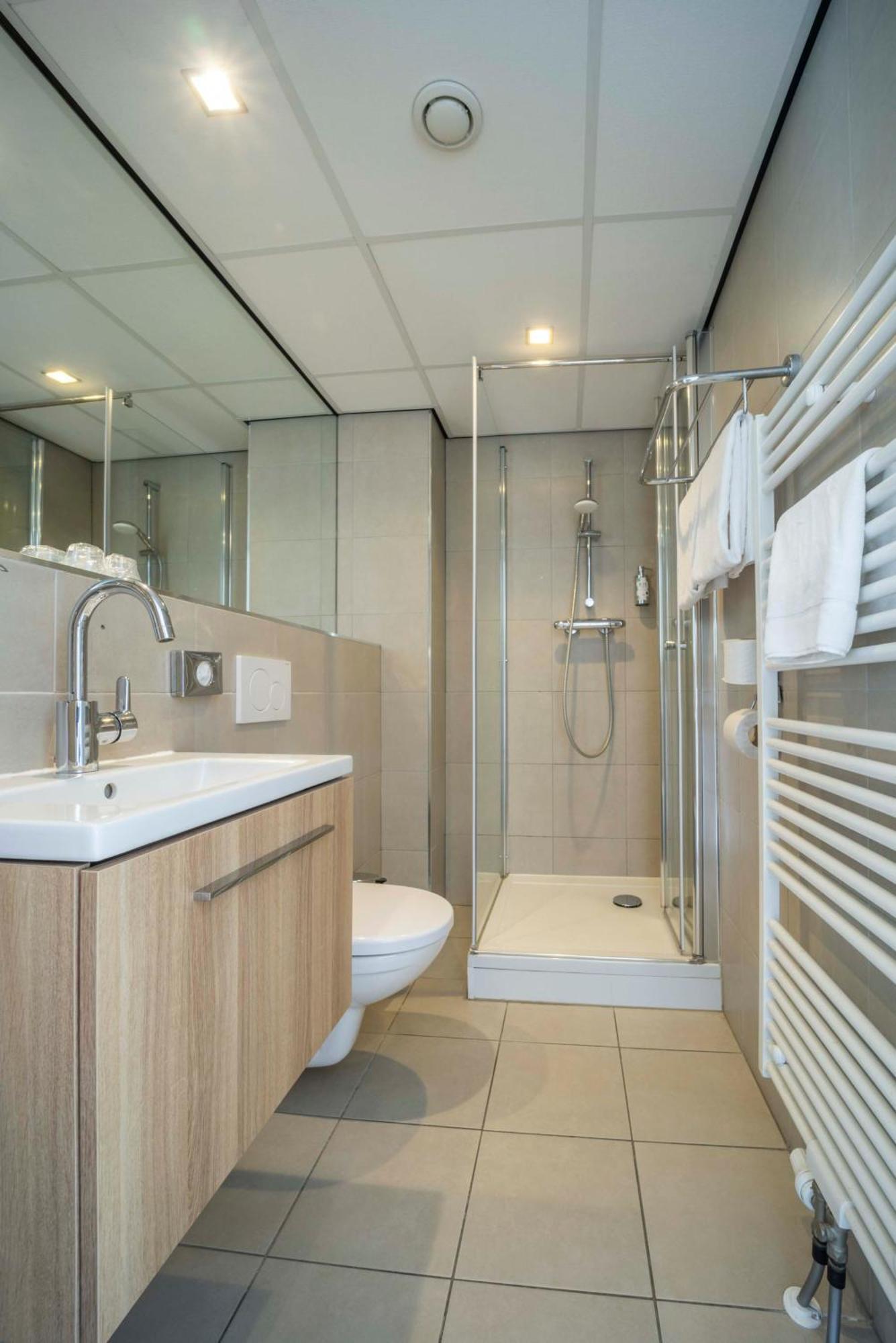 Comfort Double Room Shower Balcony