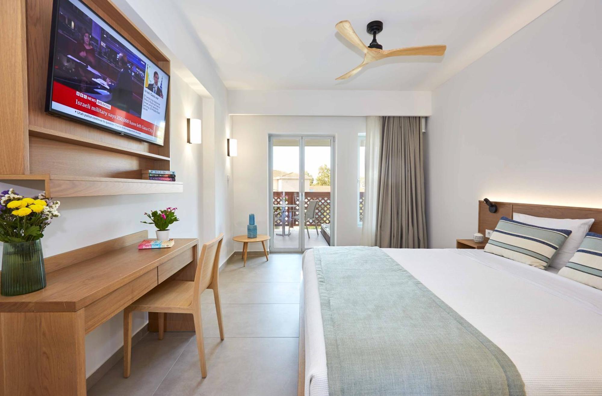 Double Room with Pool View