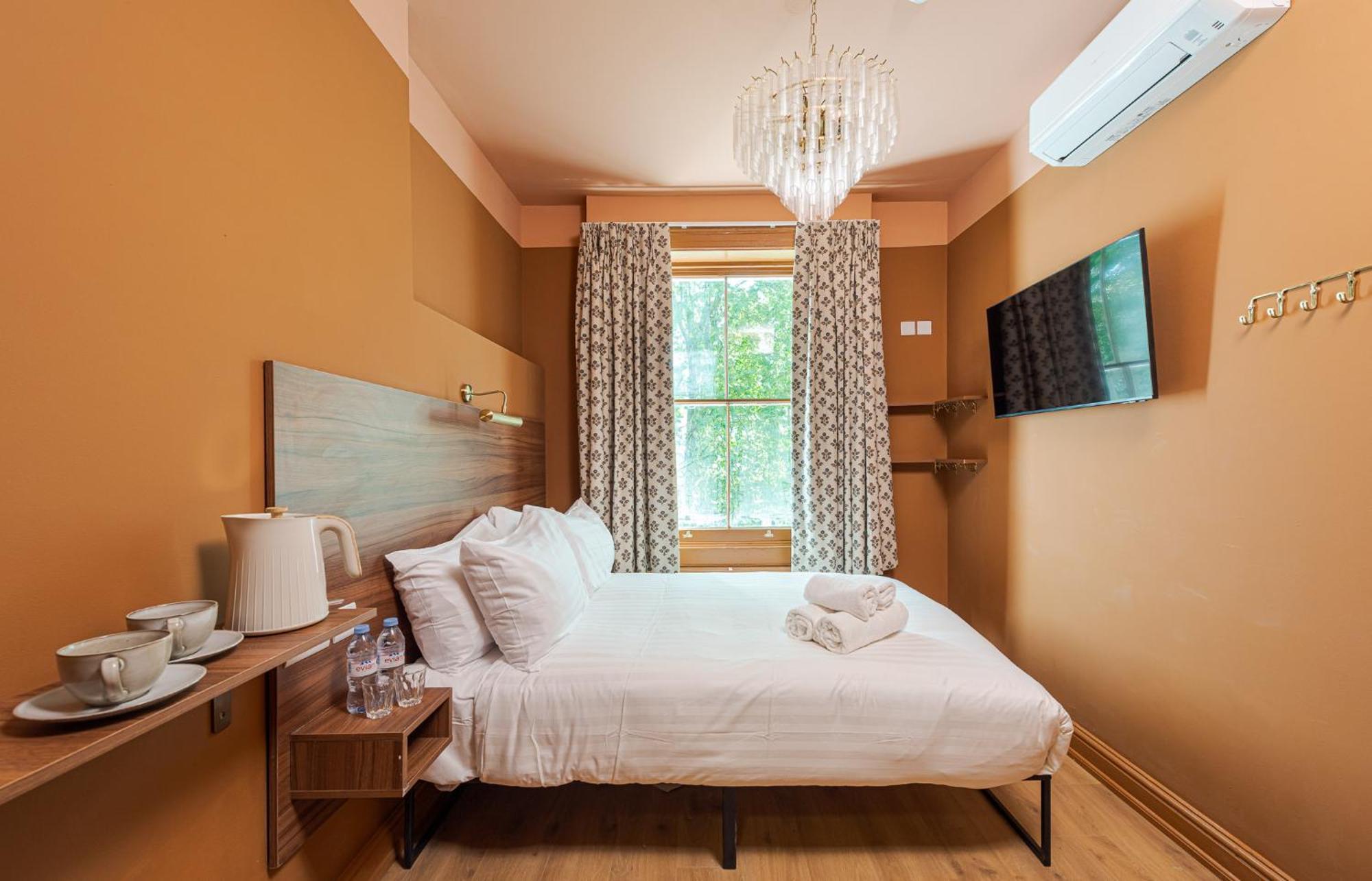 Small Double Room,1710778154:JPEG