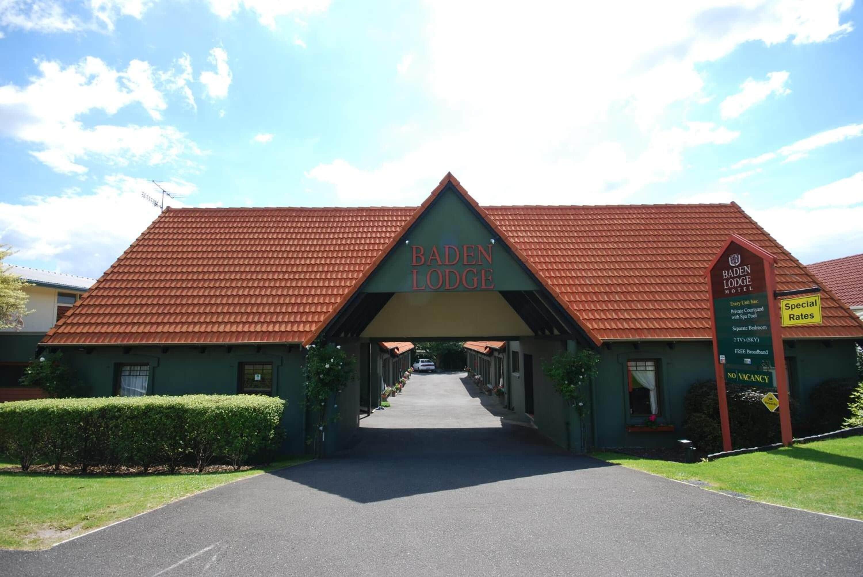 Deluxe Queen Studio