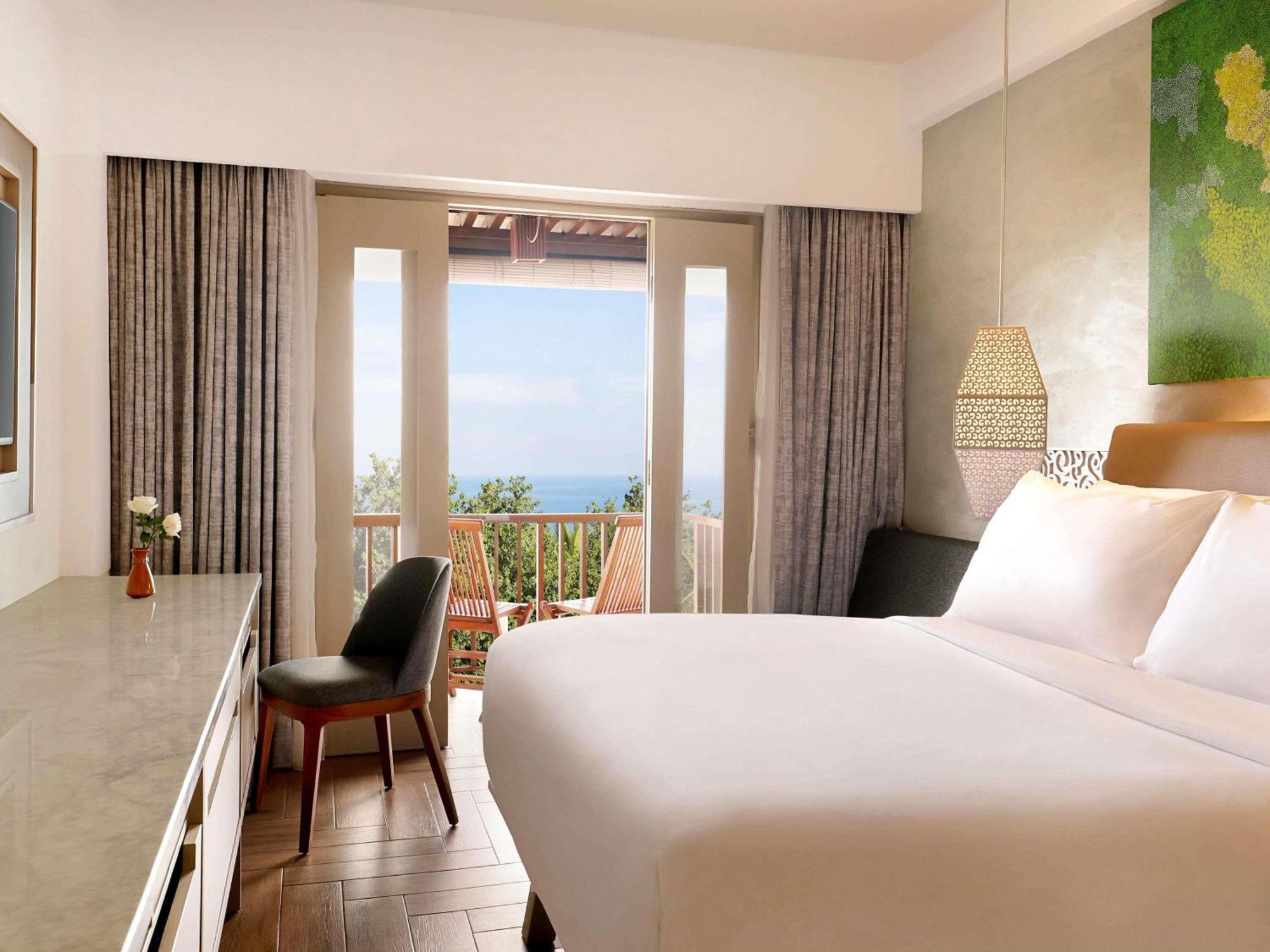 Deluxe Double Room with Ocean View and Free Benefit