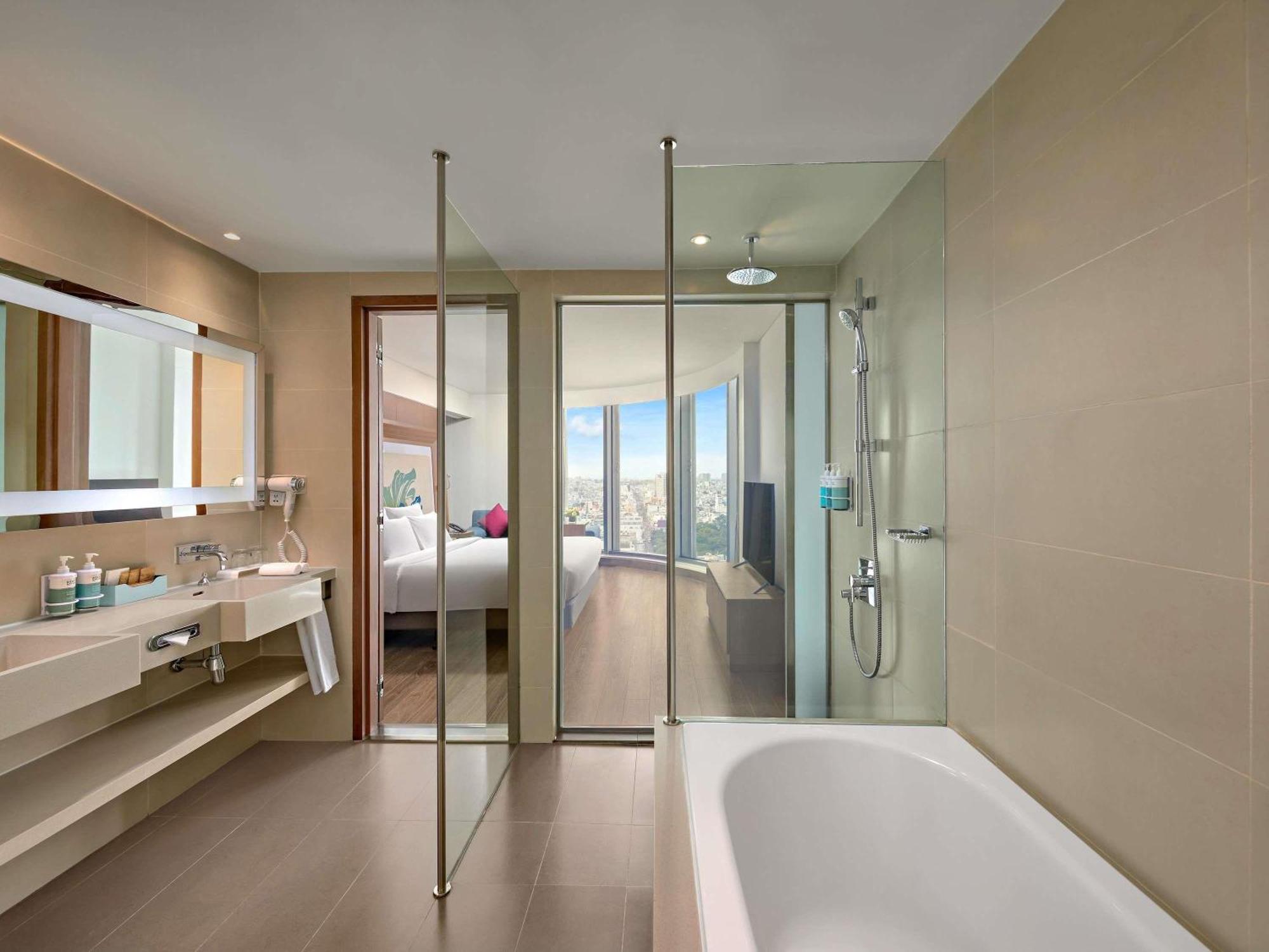 Executive Suite Premier Lounge Access
