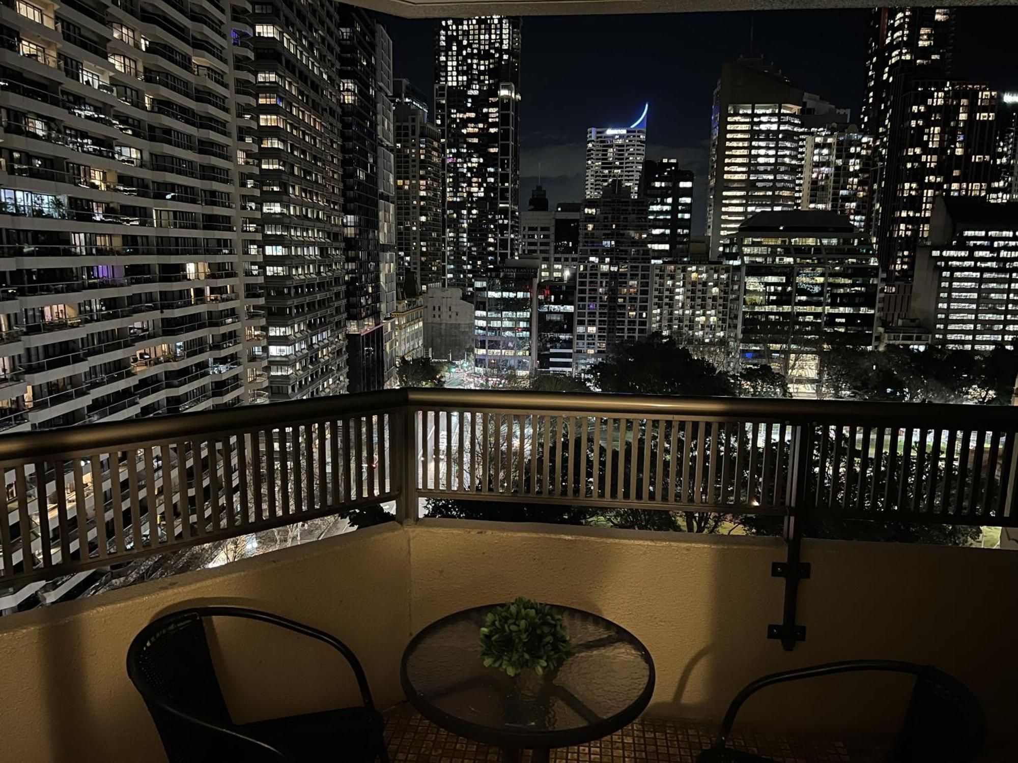 Superior One-Bedroom Apartment Balcony Hyde Park View
