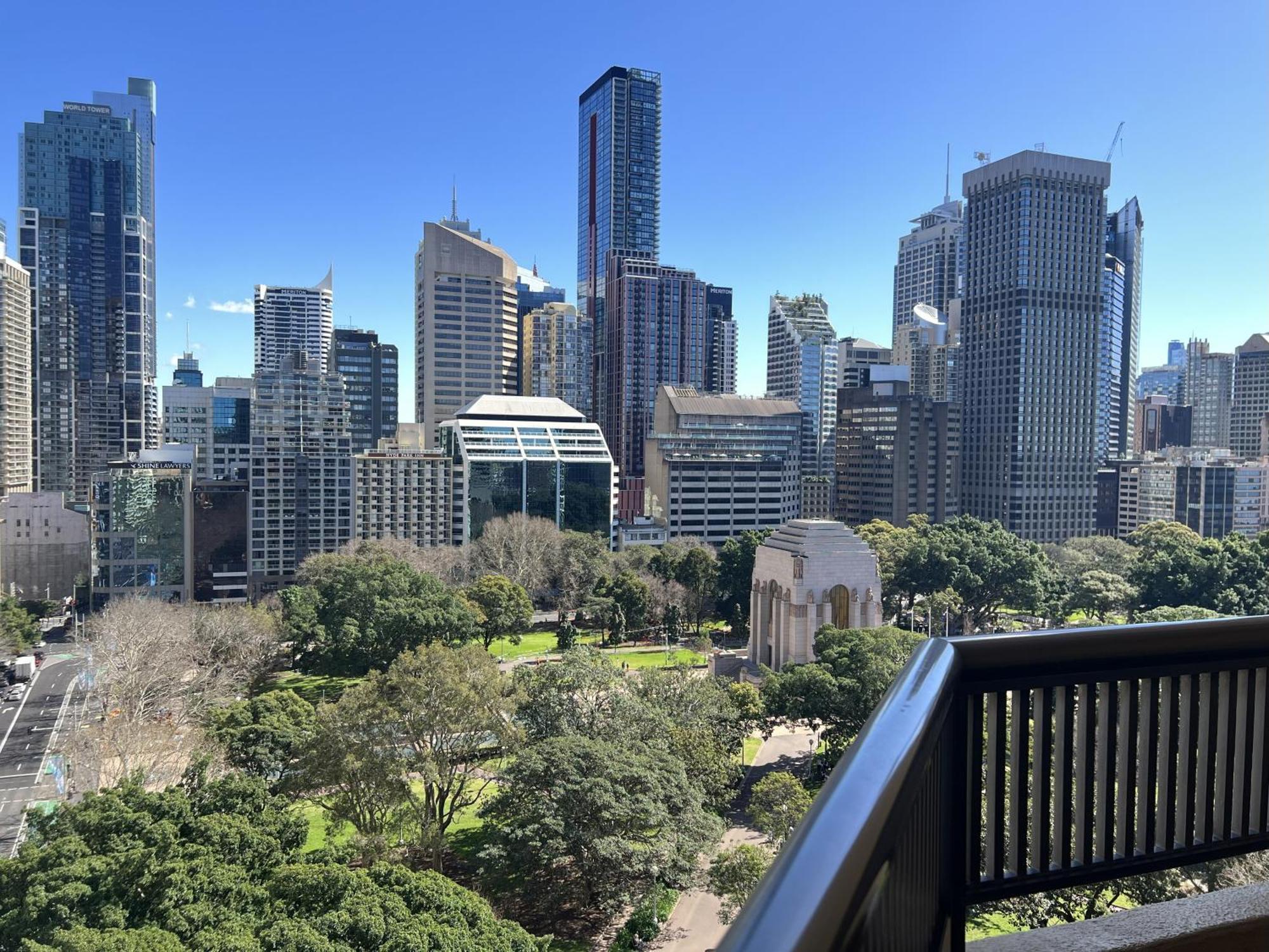 Superior One-Bedroom Apartment Balcony Hyde Park View