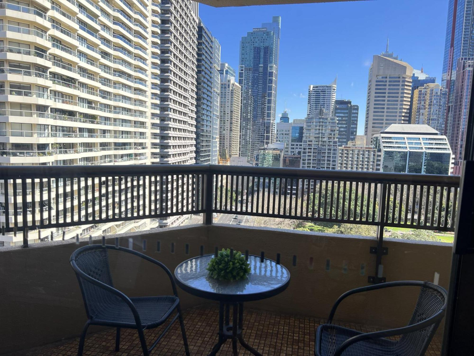 Superior One-Bedroom Apartment Balcony Hyde Park View