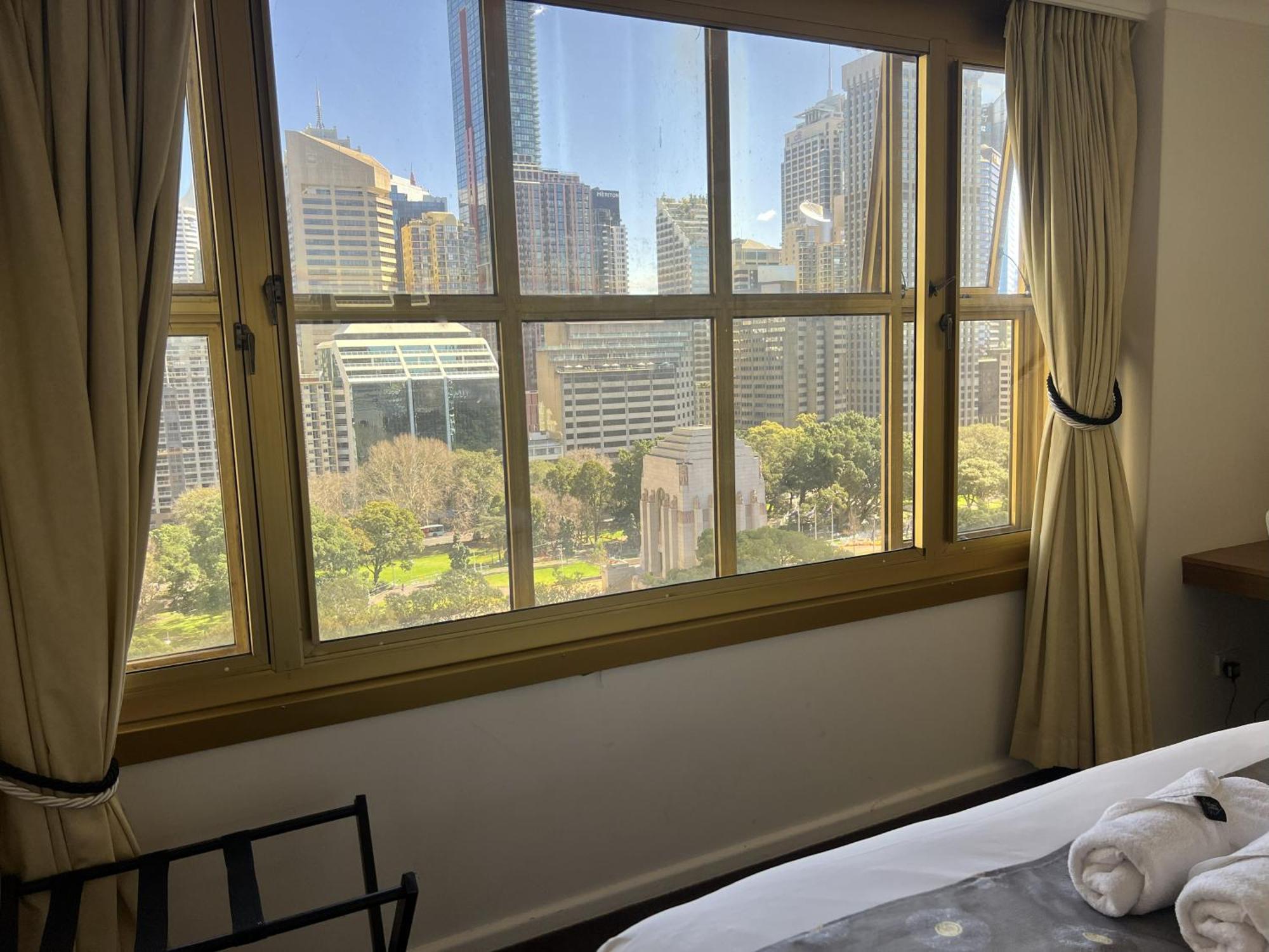 Superior One-Bedroom Apartment Balcony Hyde Park View