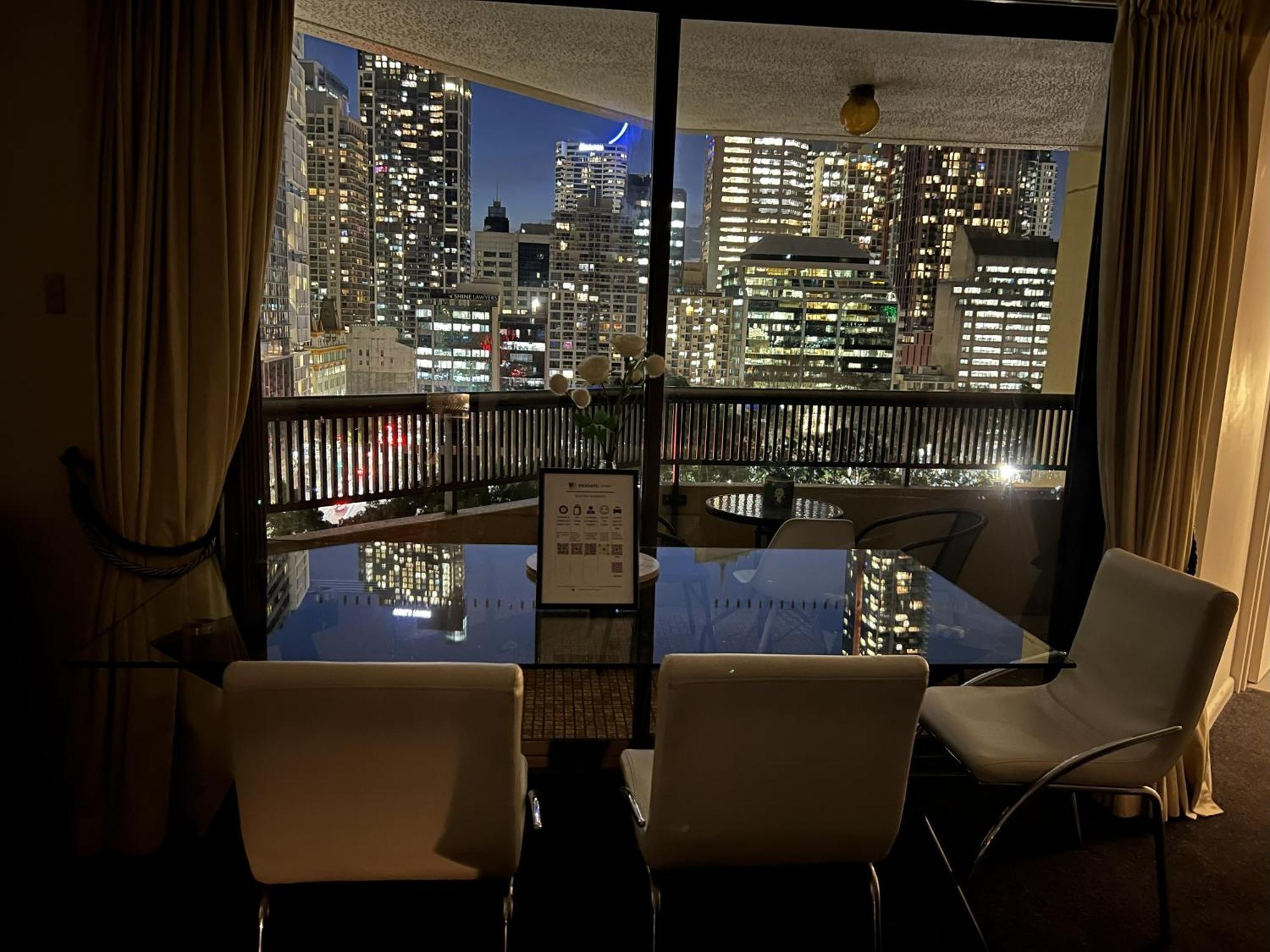 Superior One-Bedroom Apartment Balcony Hyde Park View