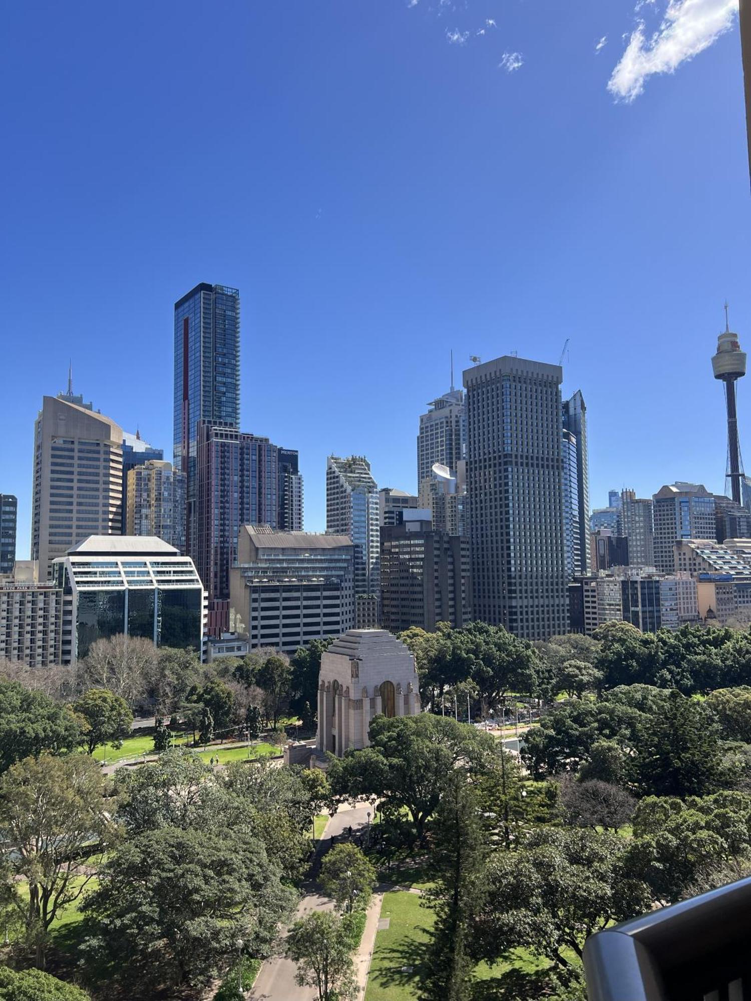Superior One-Bedroom Apartment Balcony Hyde Park View