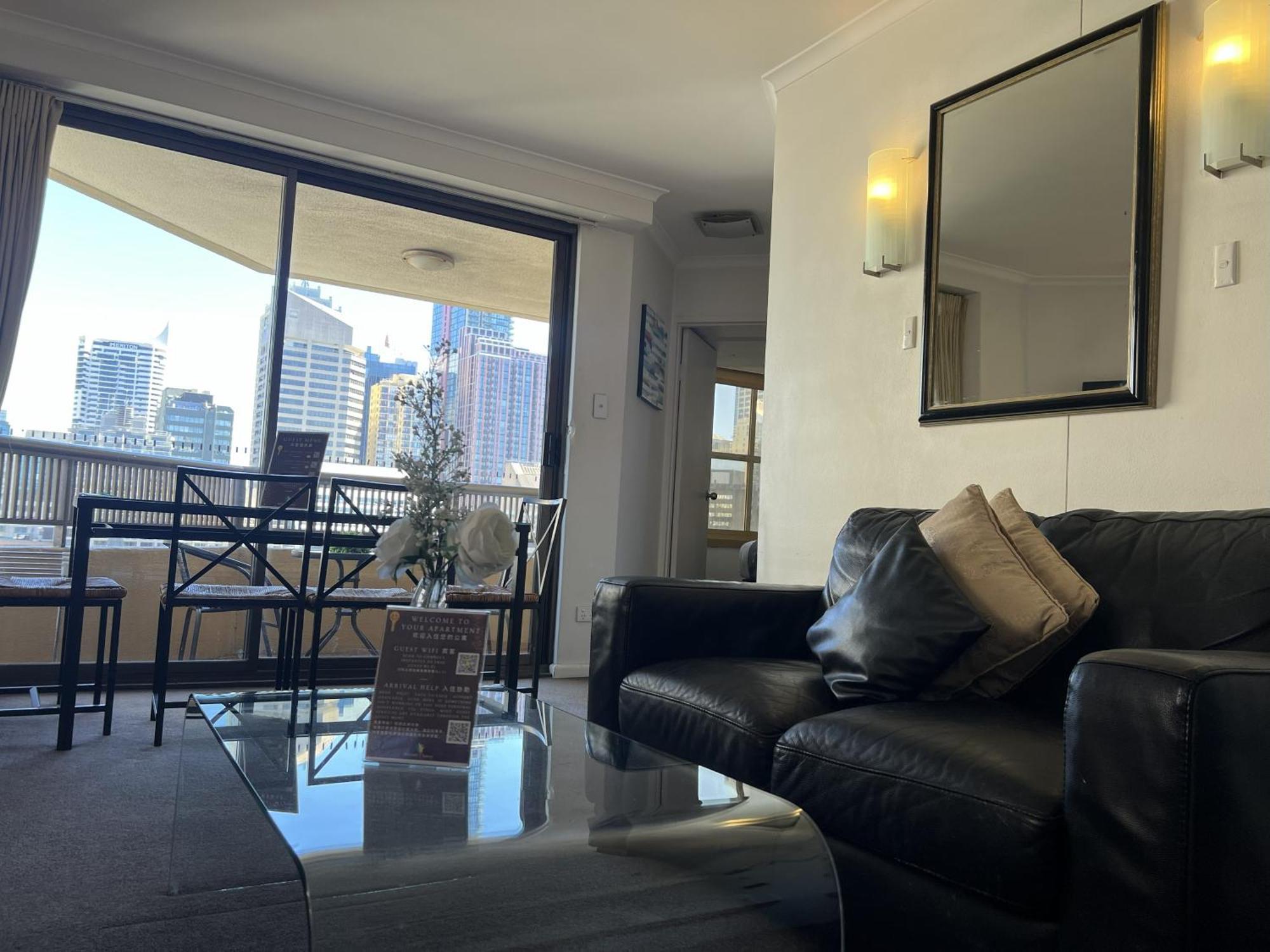 Superior One-Bedroom Apartment Balcony Hyde Park View