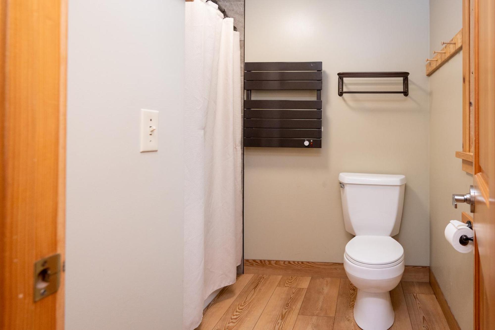 Alcove Room