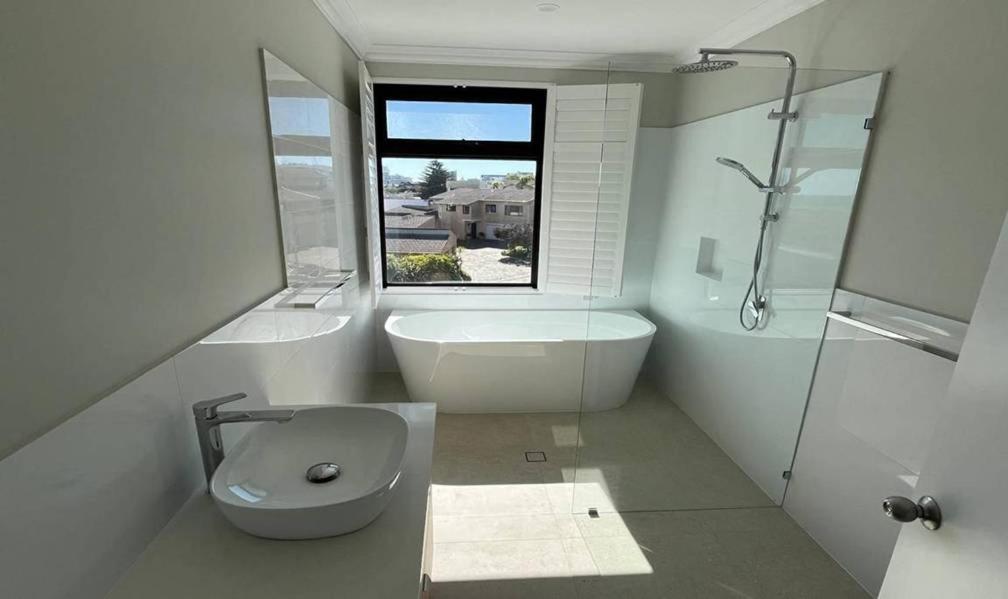 Luxury Suite Sea View Bath