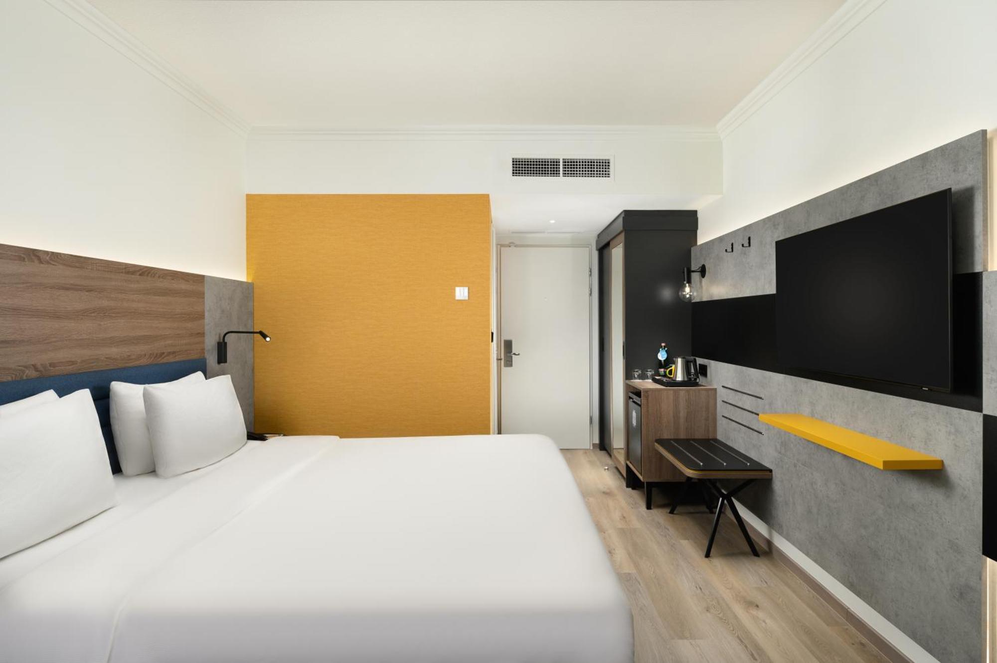 Habitación Doble Premium recién reformada con vistas a la ciudad