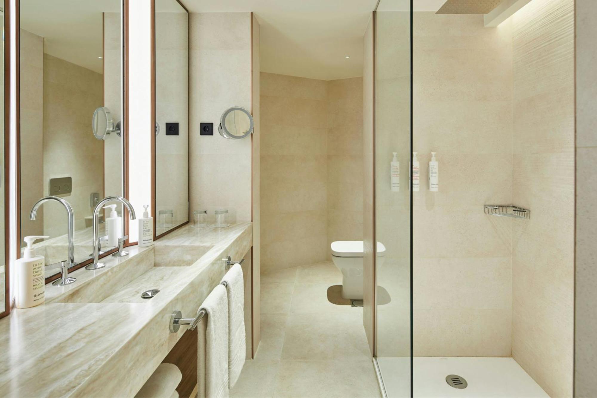 Suite con 2 Camere da Letto e con Vista Città