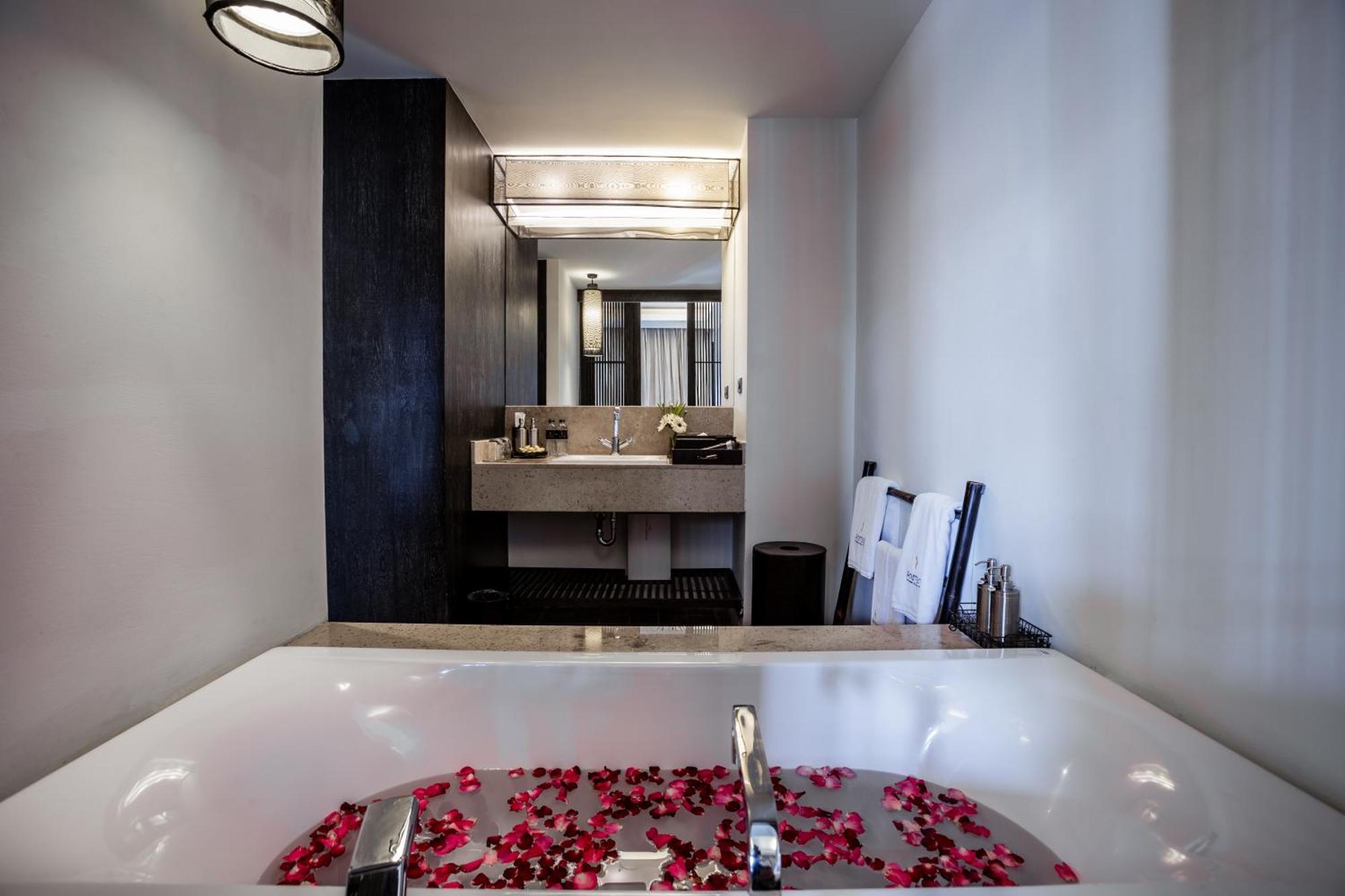 Twin Room Bath