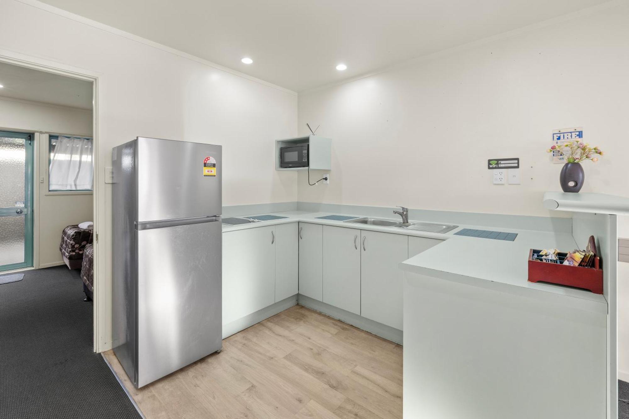 Two-Bedroom Apartment Hot Tub