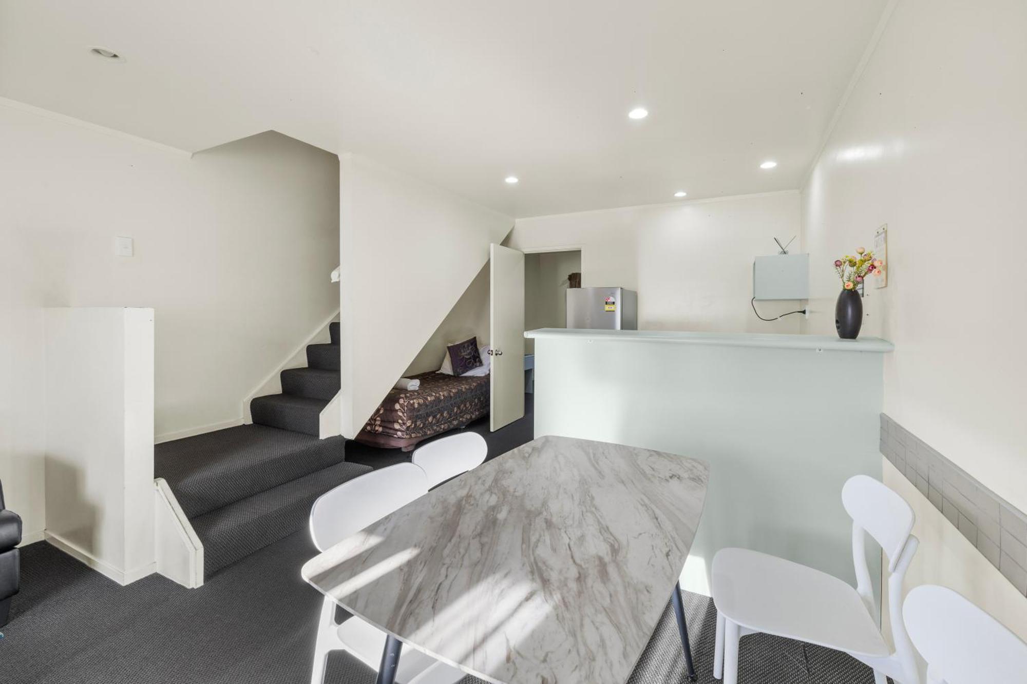 Two-Bedroom Apartment Hot Tub